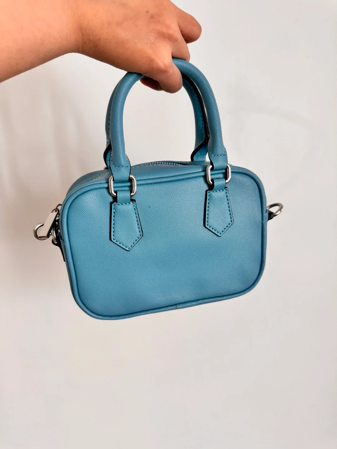 Blue Handbag image indicator(2)