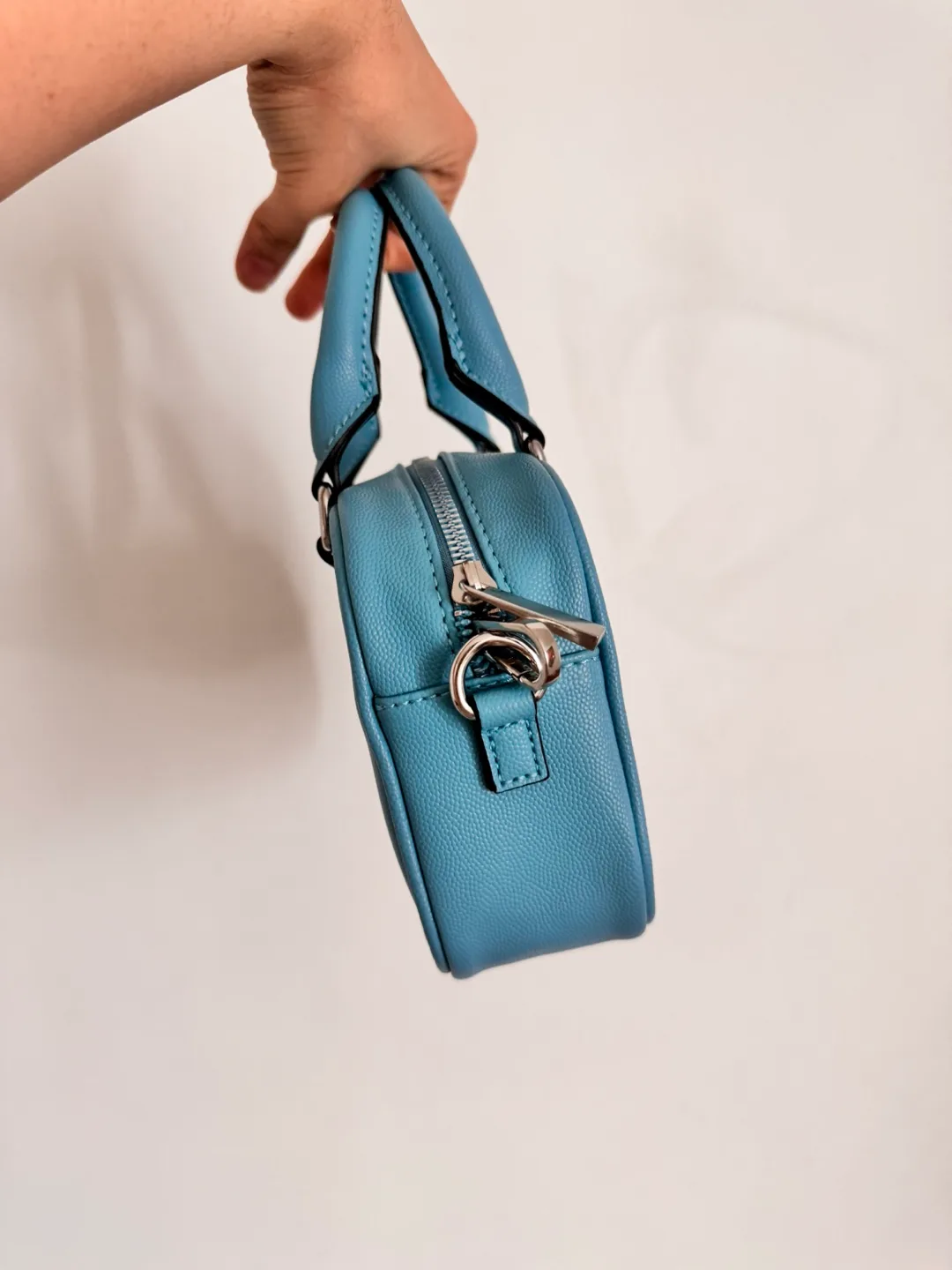 Blue Handbag image indicator(3)