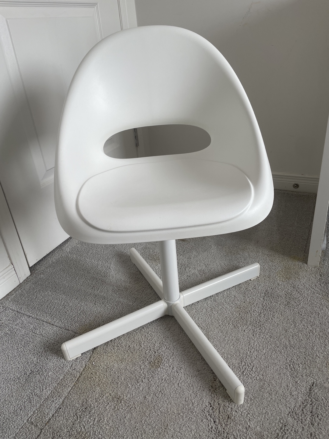 IKEA MICKE Desk, Chair & SKADIS Pegboard - photo 3