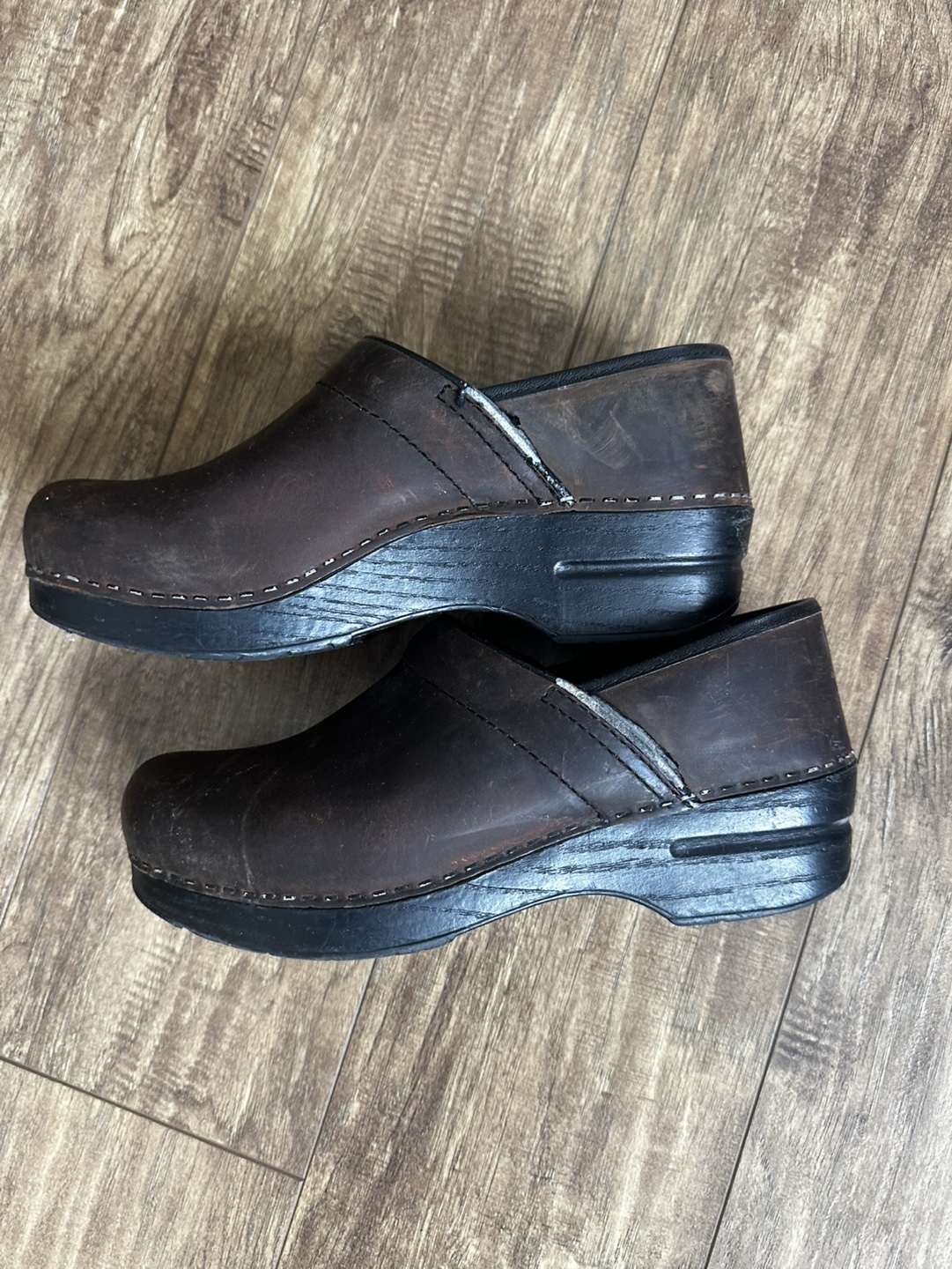 Dansko Brown Distressed Leather Shoes Loafers size 39 - photo 5
