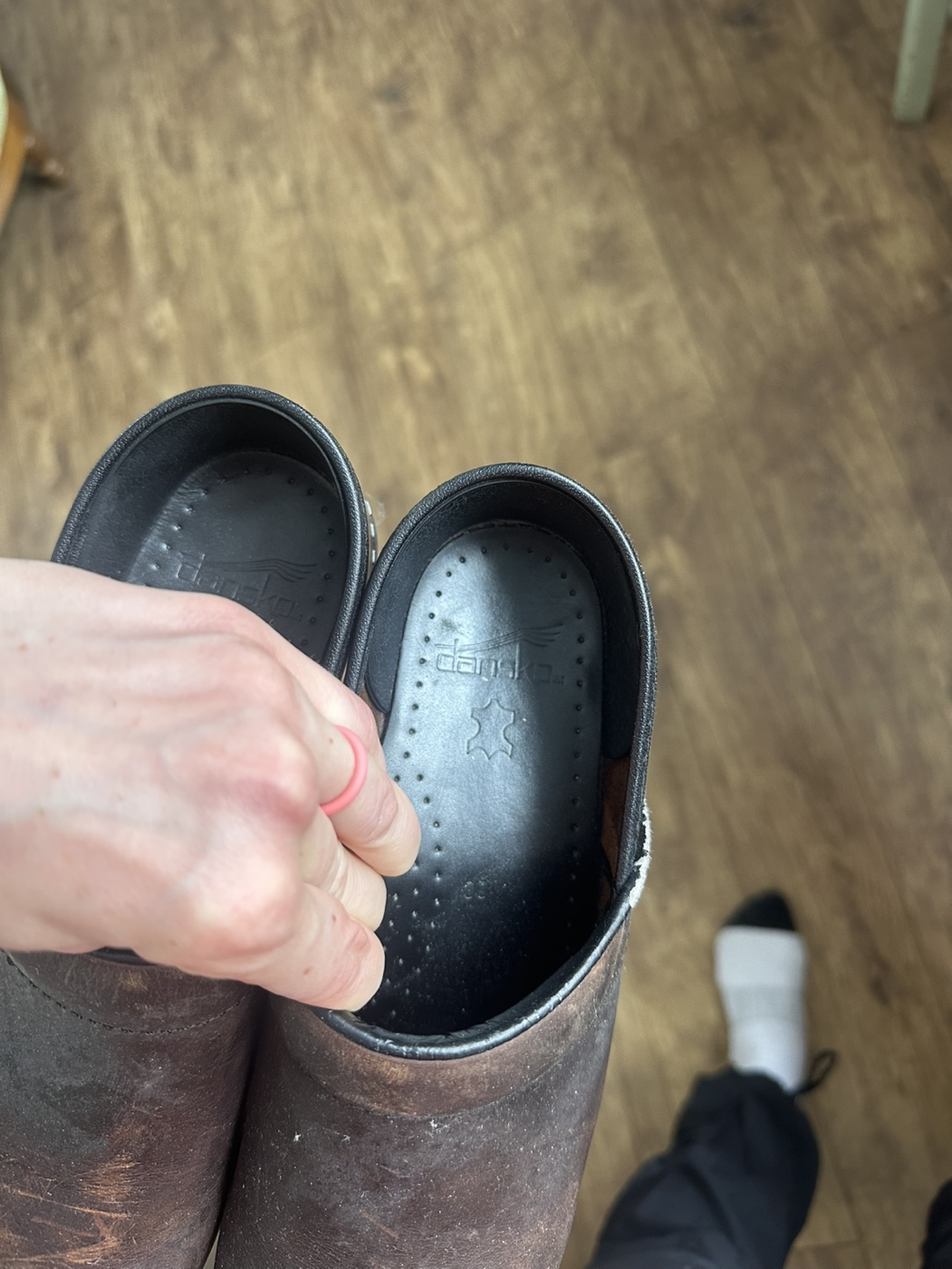 Dansko Brown Distressed Leather Shoes Loafers size 39 - photo 3