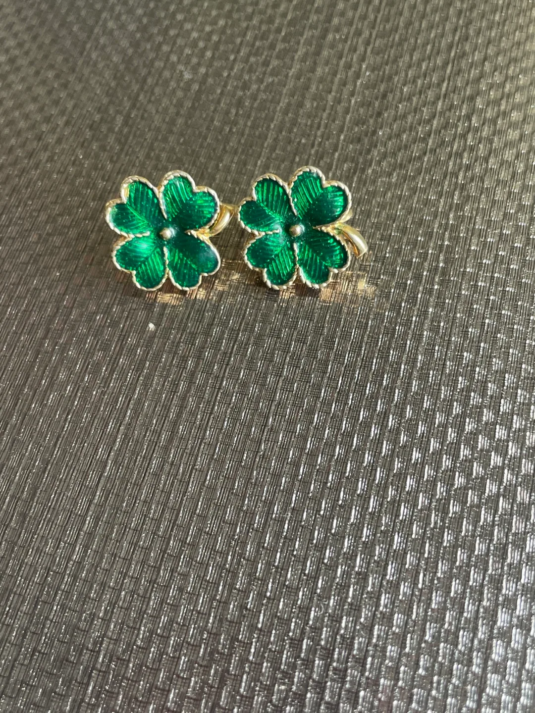 Vintage Gold Tone Clover Earring Clips #freecycle thumbnail