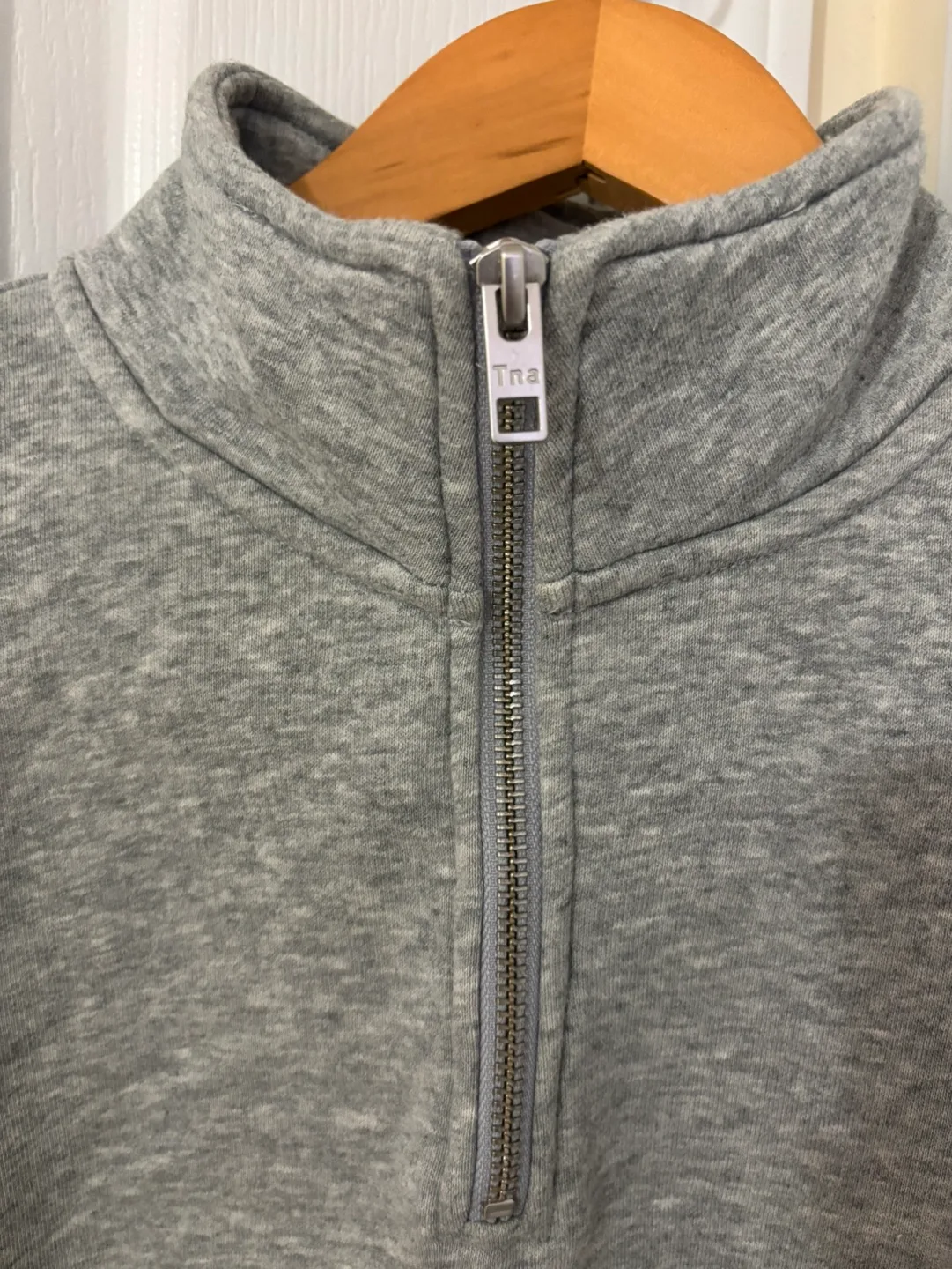 Tna cropped half zip sweatshirt image indicator(5)