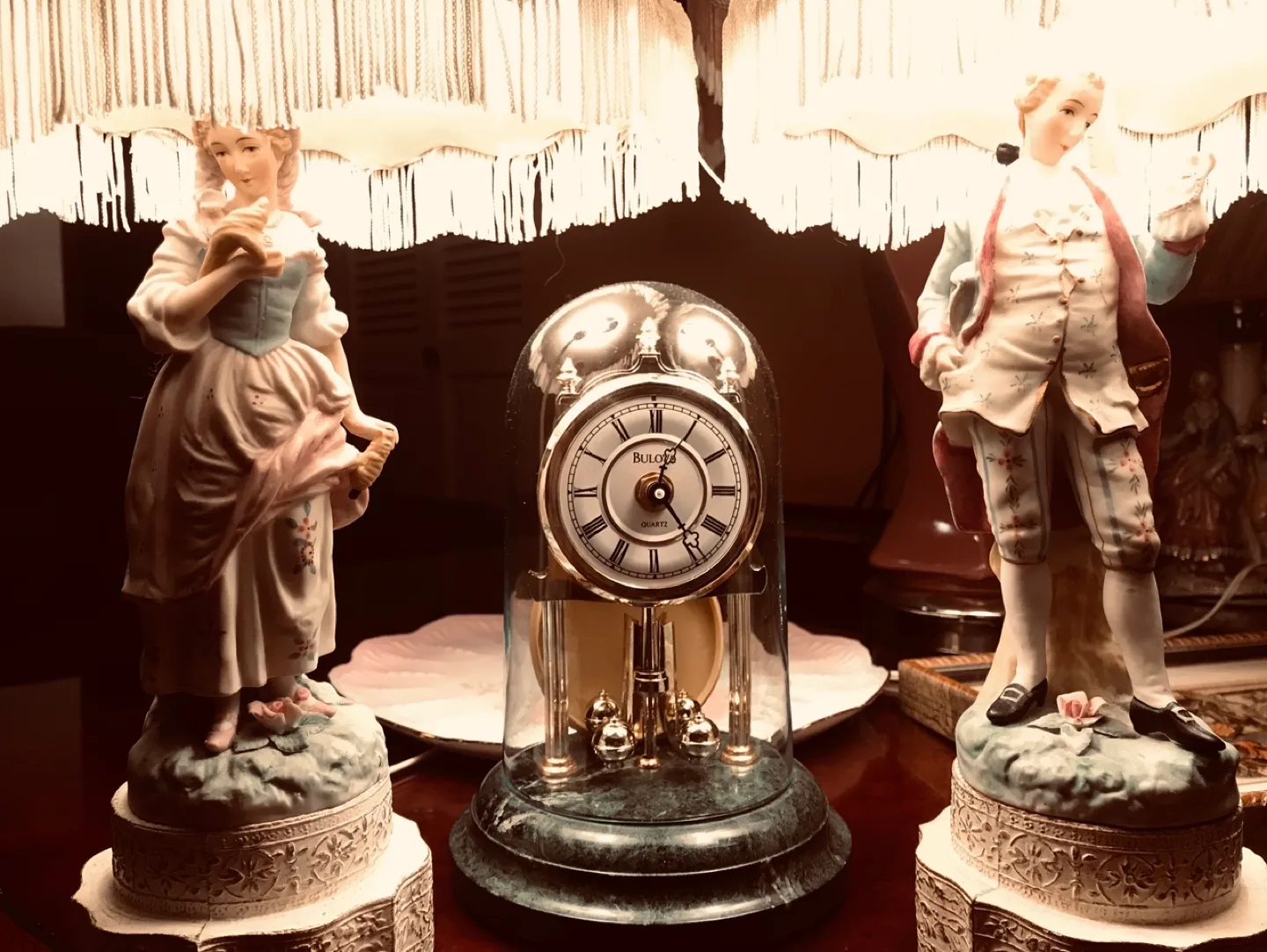 Two Lamps with Figurines image indicator(7)