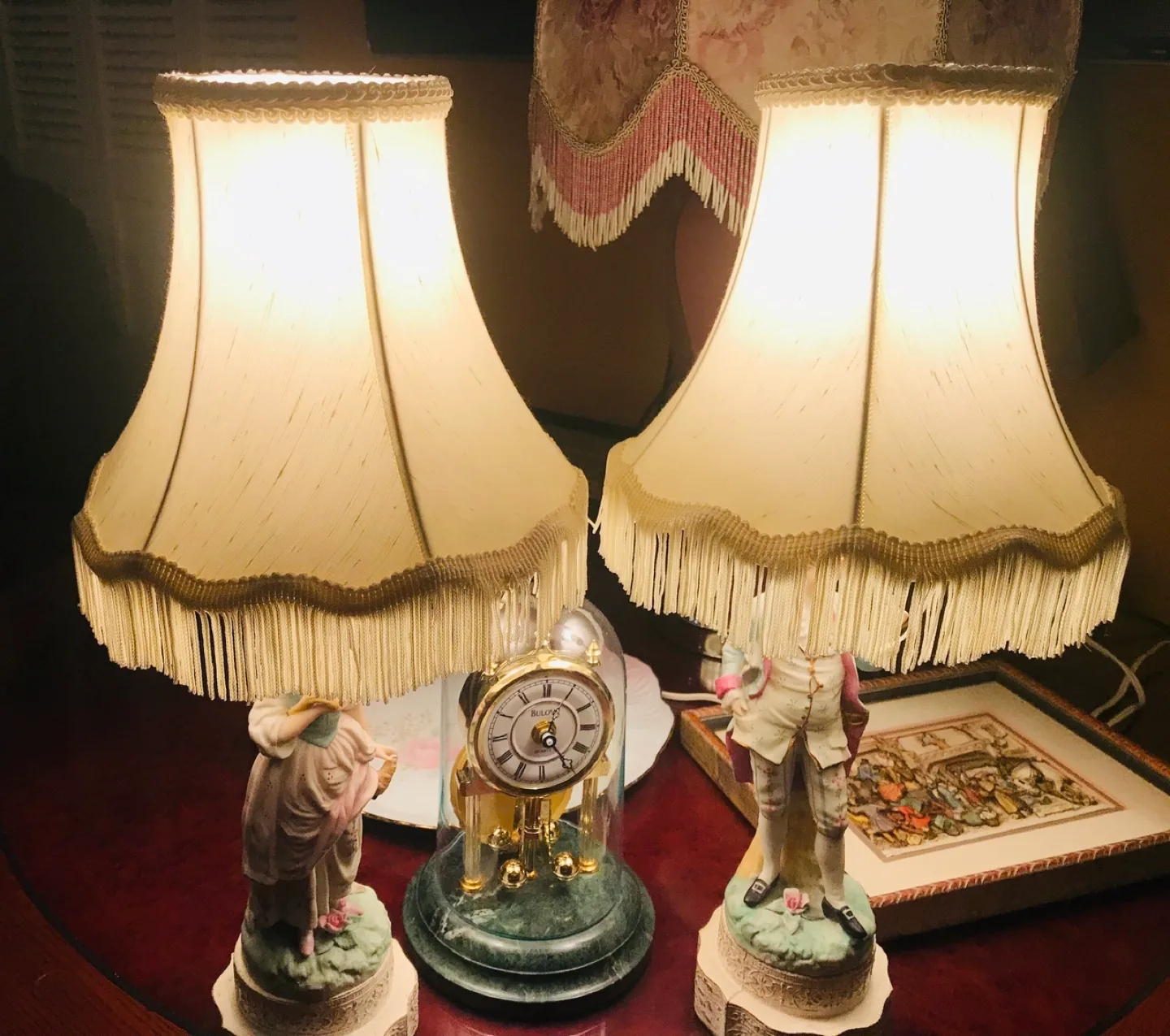 Two Lamps with Figurines image indicator(8)