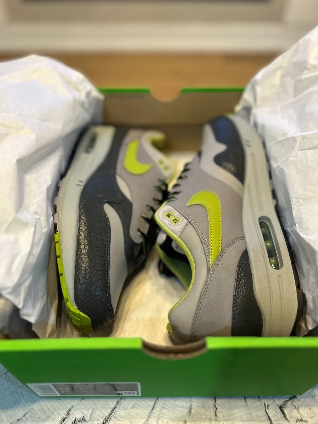 FS: DS Air Max 1 x HUF Green size 9.5  Brand new with box image indicator(4)