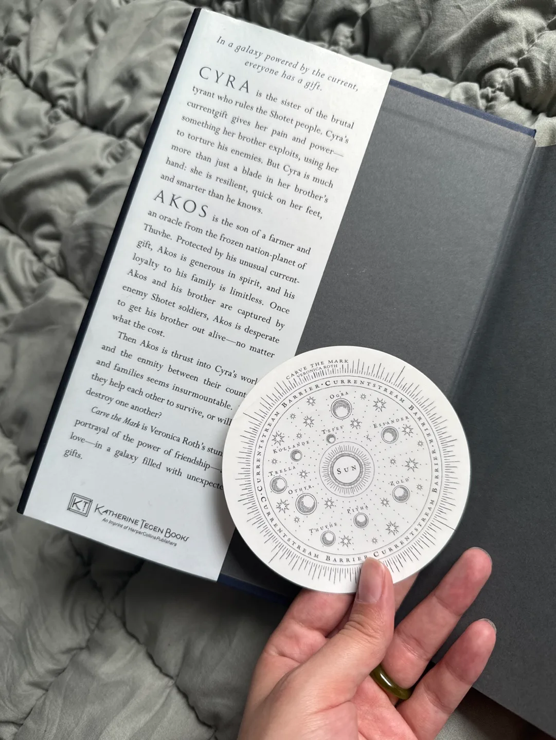 Carve The Mark By Veronica Roth image indicator(3)