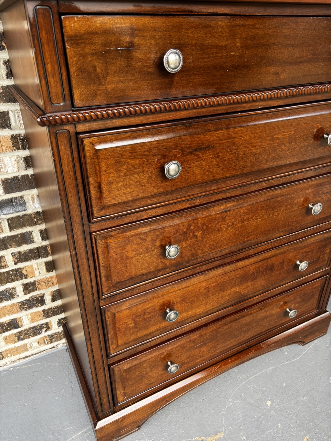 Solid wooden dark brown dresser - photo 4