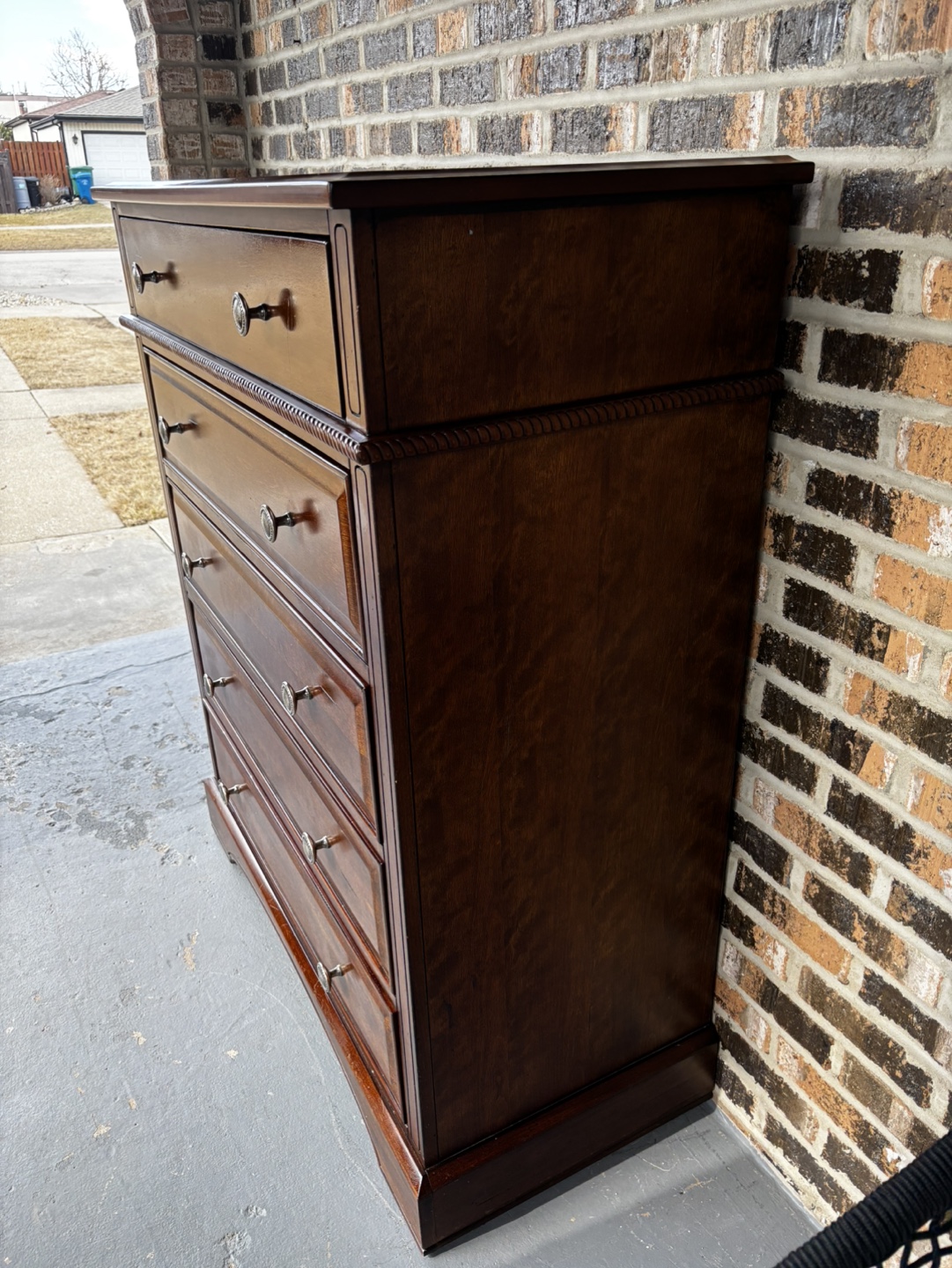 Solid wooden dark brown dresser - photo 3