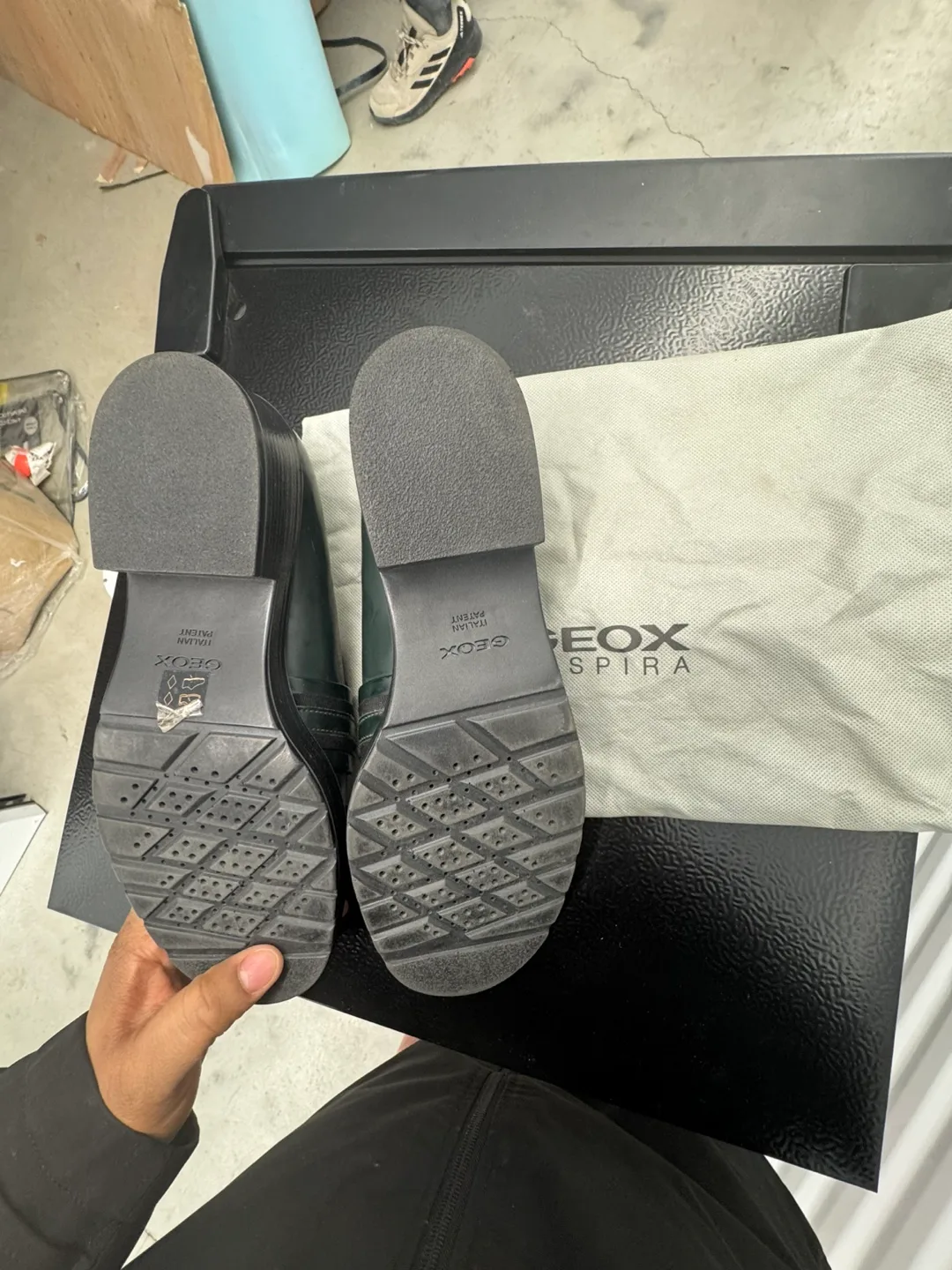 GEOX Women's Green Leather Loafers image indicator(6)