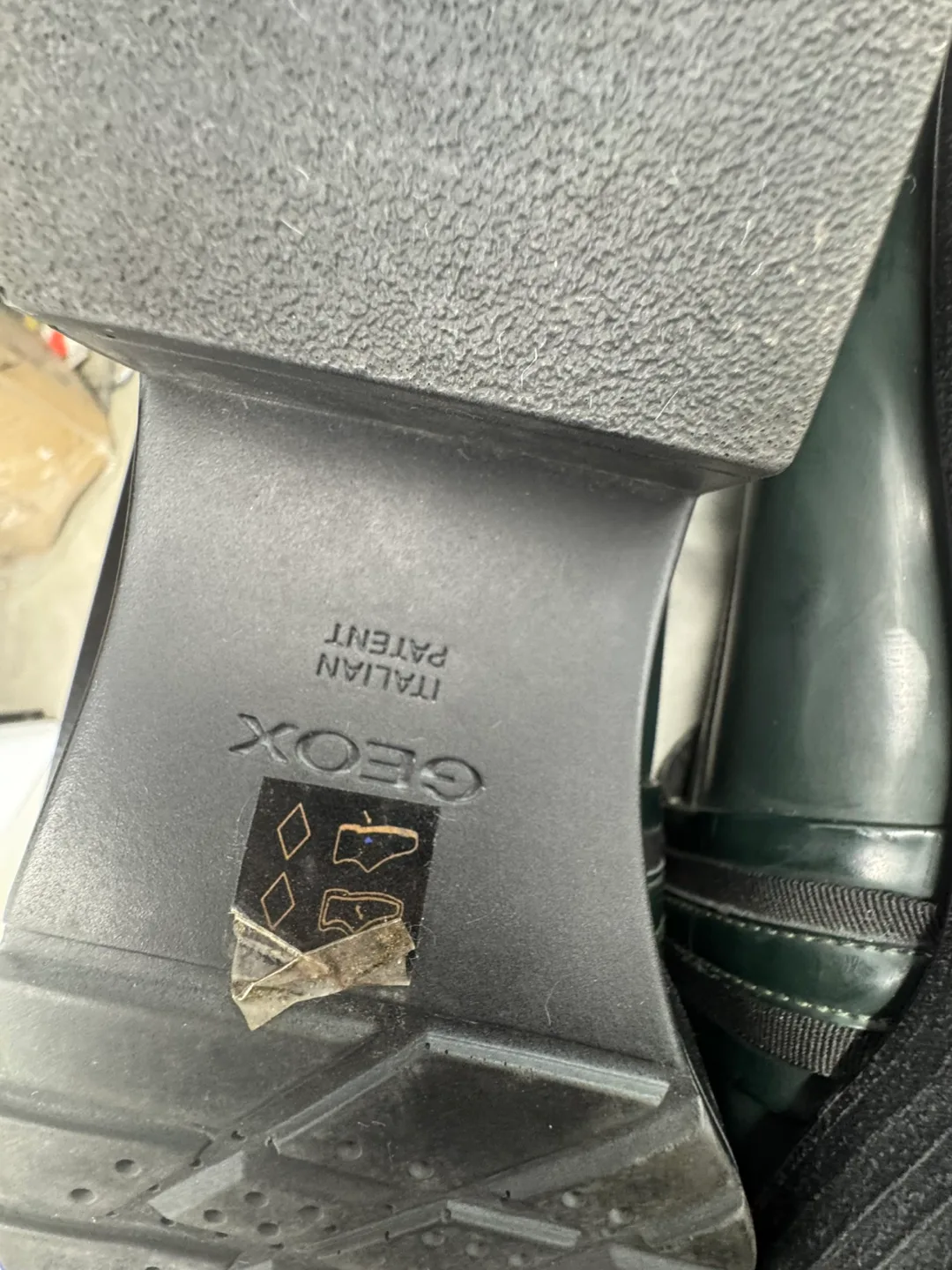 GEOX Women's Green Leather Loafers image indicator(5)