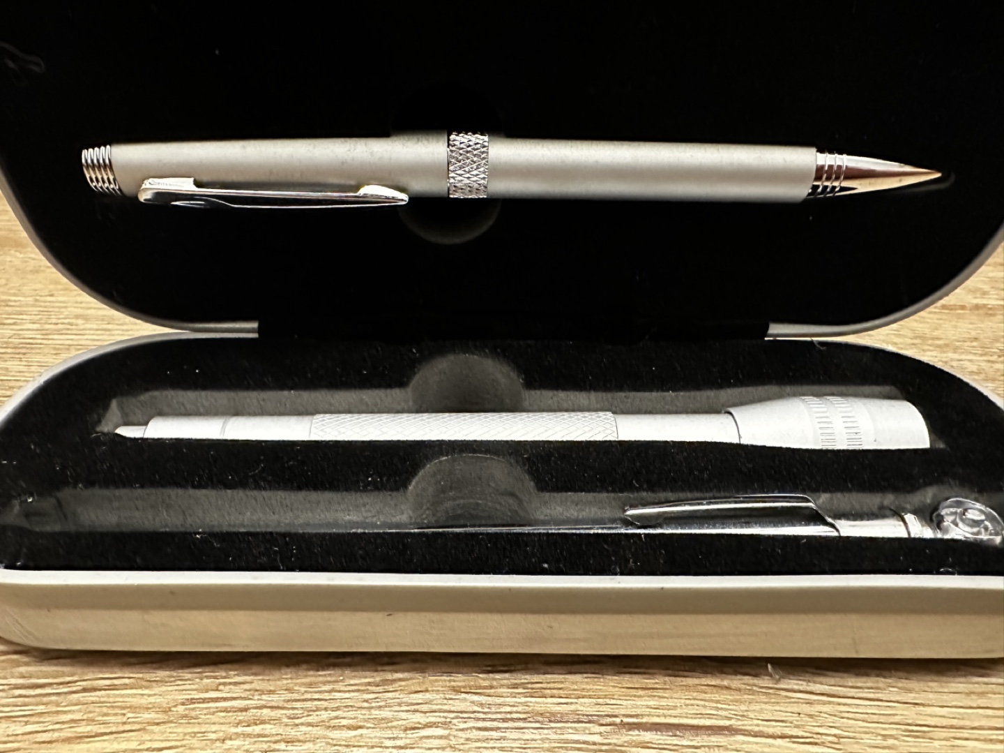 BMW Mt. Kisco Pen, LED Flashlight, and Tire Gauge Gift Set - photo 3