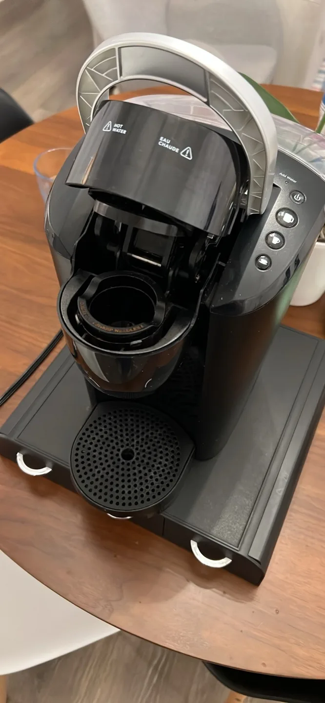 Keurig K15 Single-Serve K-Cup Coffee Maker with Storage Drawer image indicator(2)