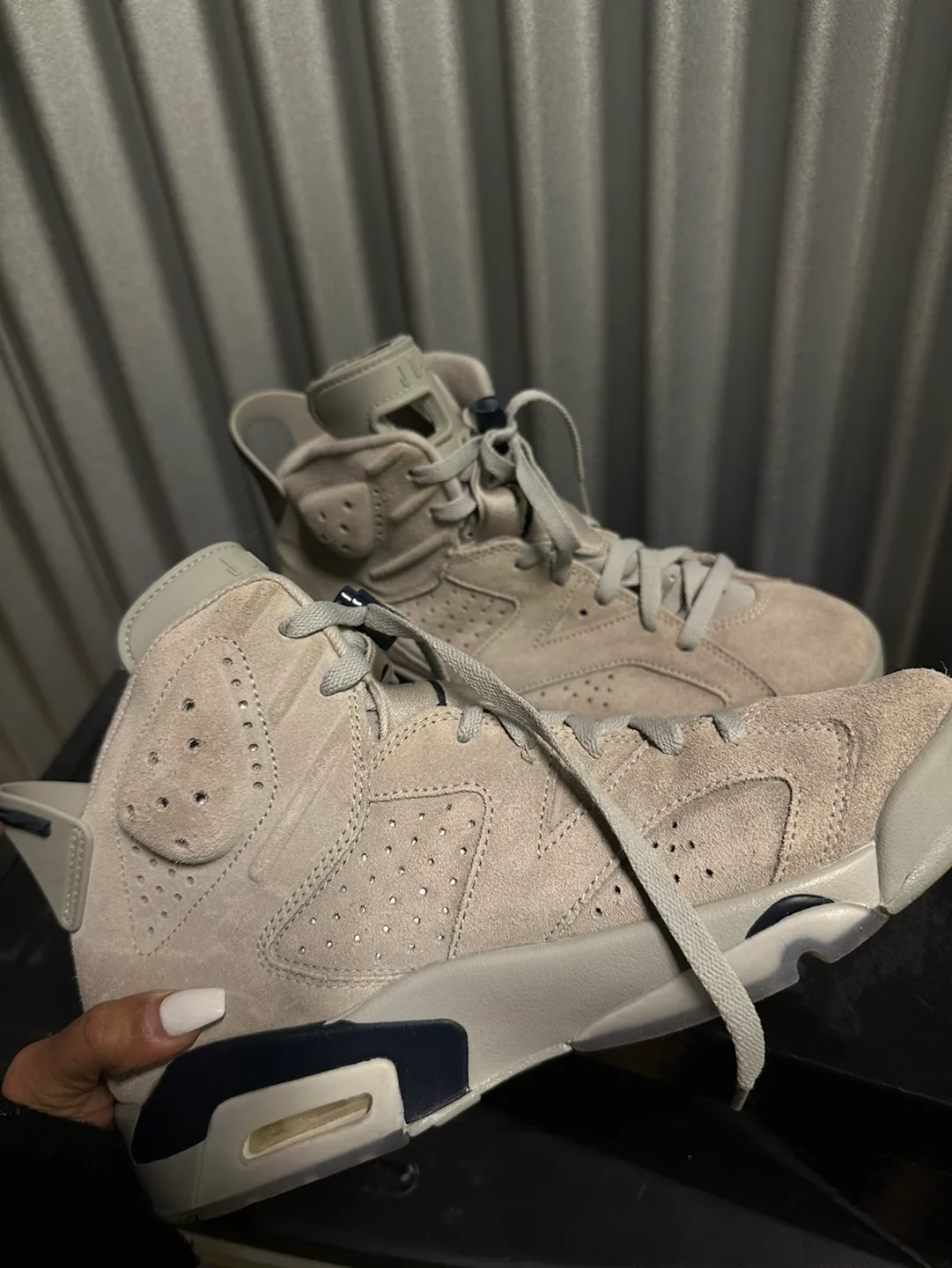 Air Jordan 6 Retro Light Bone image indicator(4)