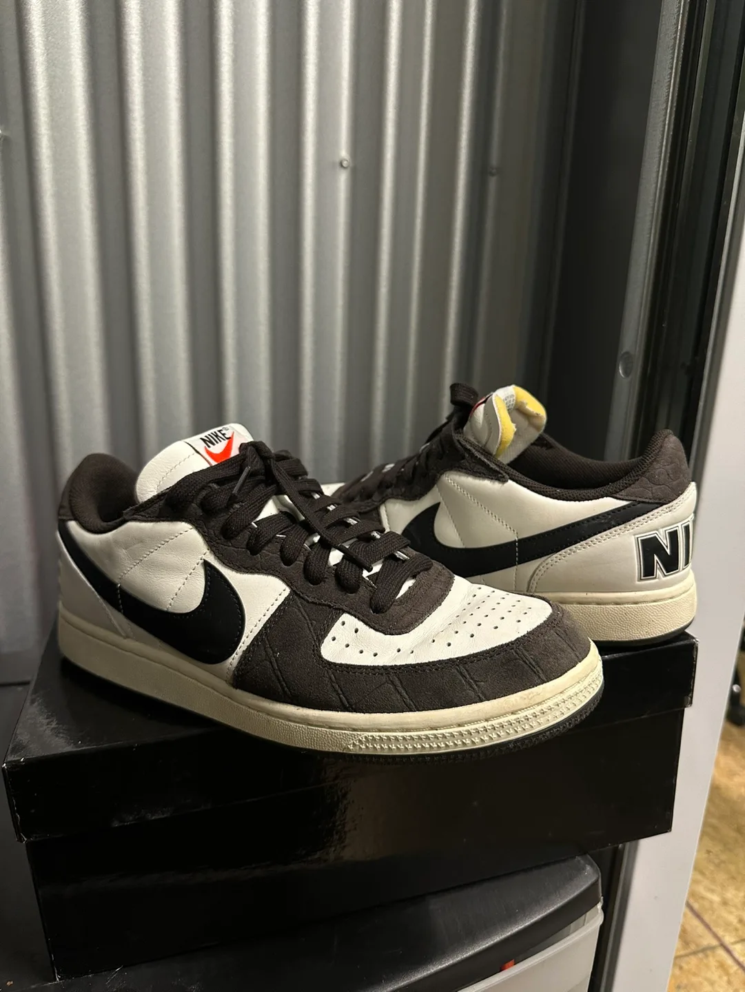 Nike Court Vision Low Sneakers size 9.5 image indicator(2)