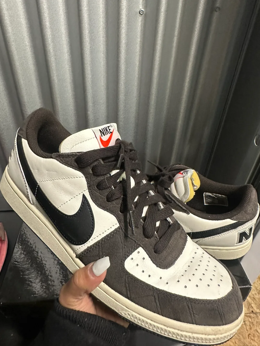 Nike Court Vision Low Sneakers size 9.5 image indicator(3)