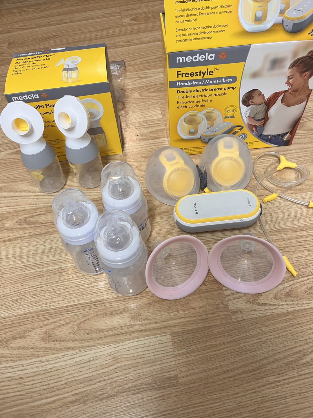 Medela Freestyle Double Electric Breast Pump with Accessories