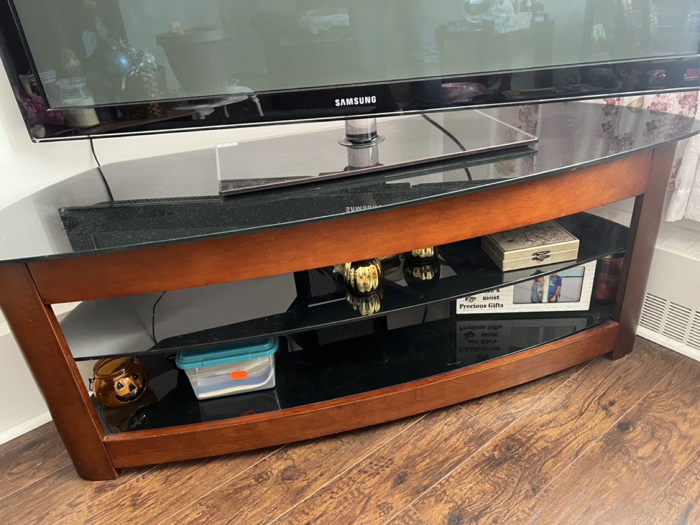 50 inch plasma Samsung TV works good. No issues with TV stand. - photo 2