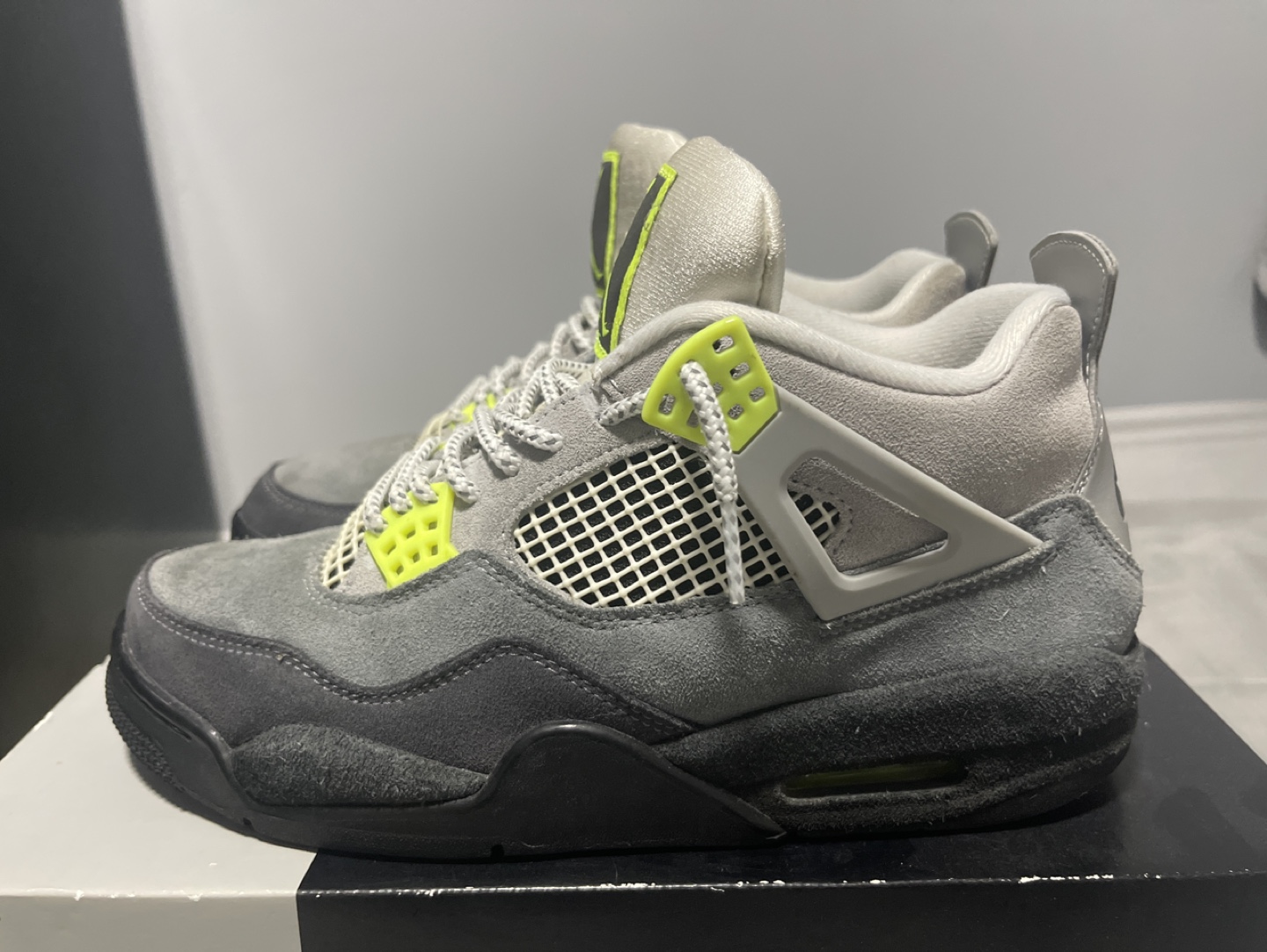 Air Jordan 4 Retro SE cool grey/volt-wolf grey' - Size 9.5 - photo 2