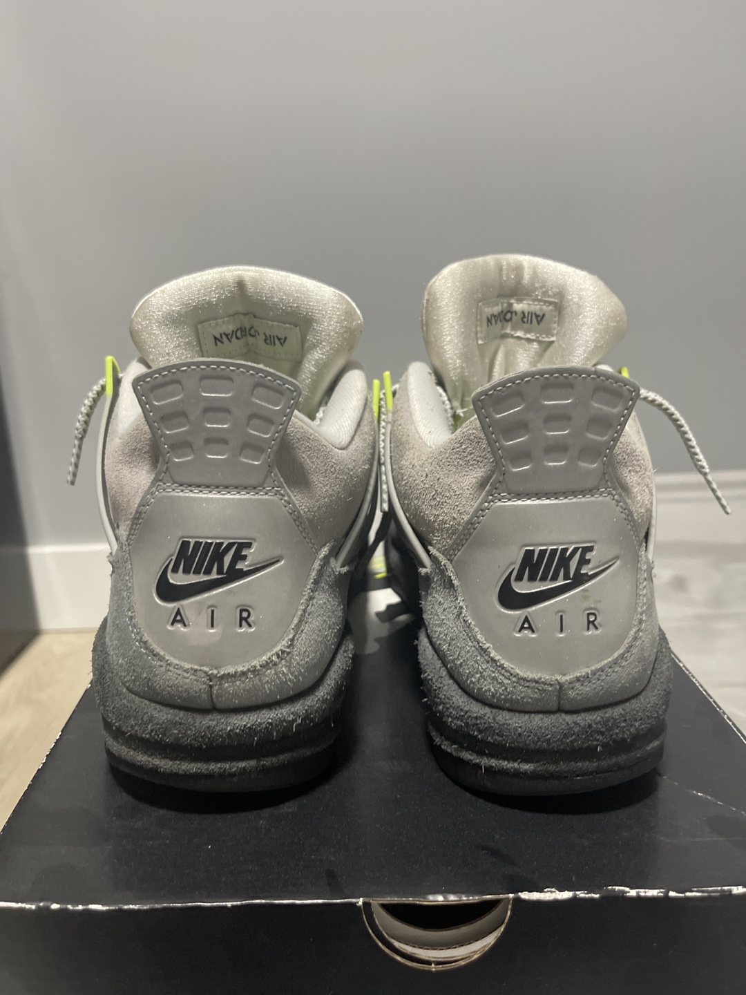 Air Jordan 4 Retro SE cool grey/volt-wolf grey' - Size 9.5 - photo 3