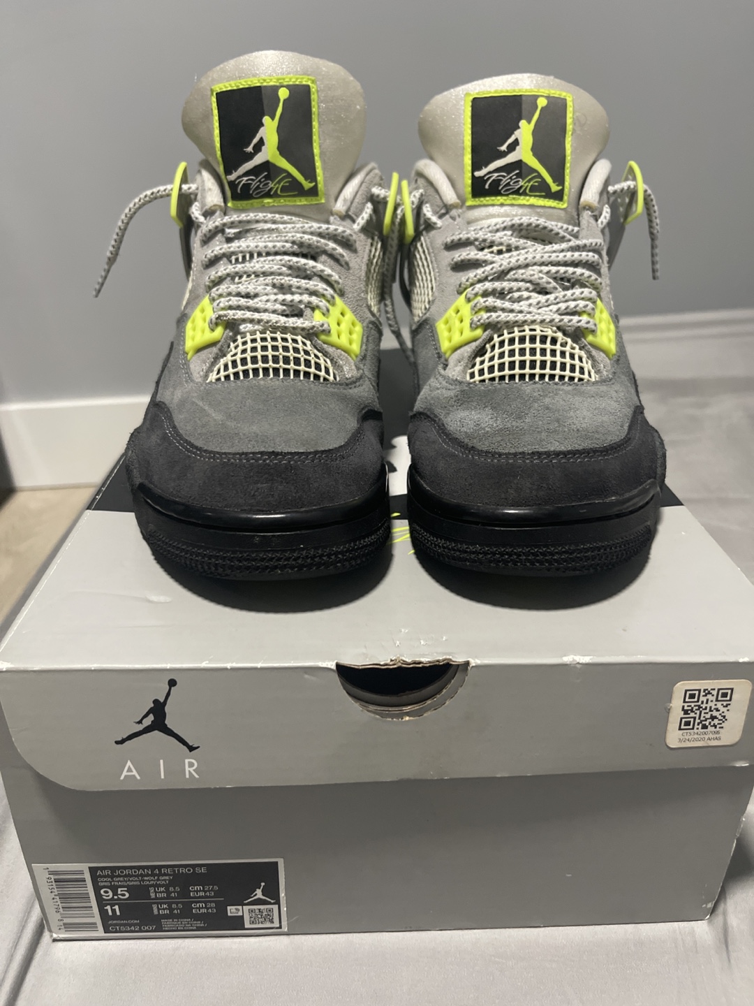 Air Jordan 4 Retro SE cool grey/volt-wolf grey' - Size 9.5
