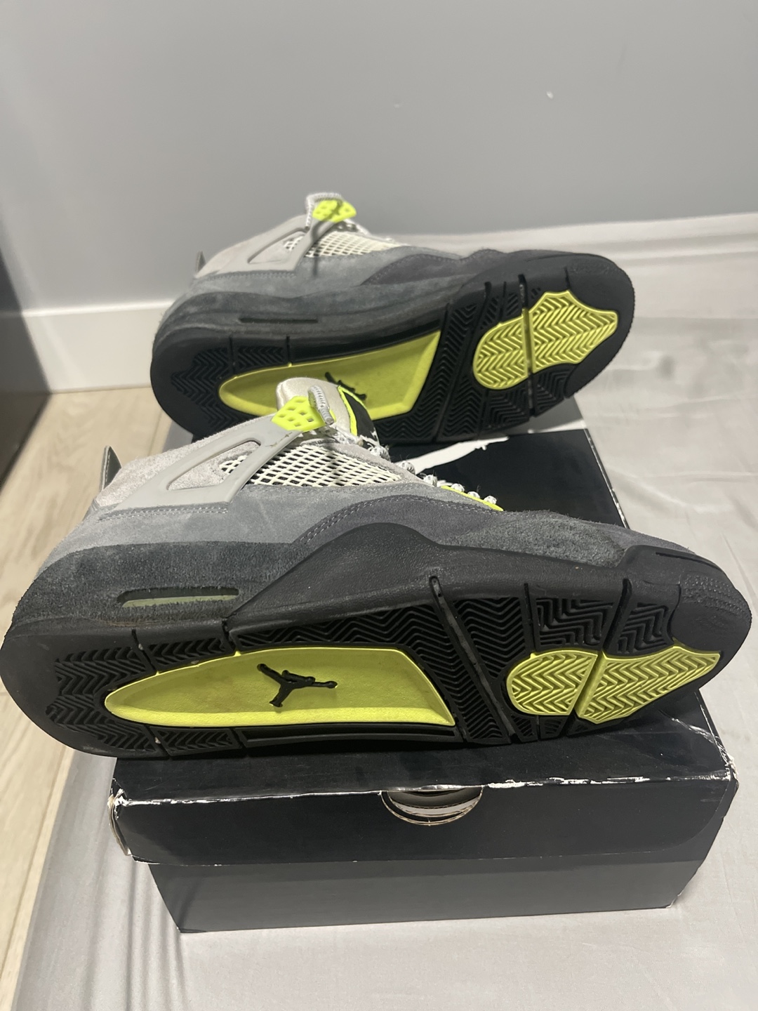 Air Jordan 4 Retro SE cool grey/volt-wolf grey' - Size 9.5 - photo 5