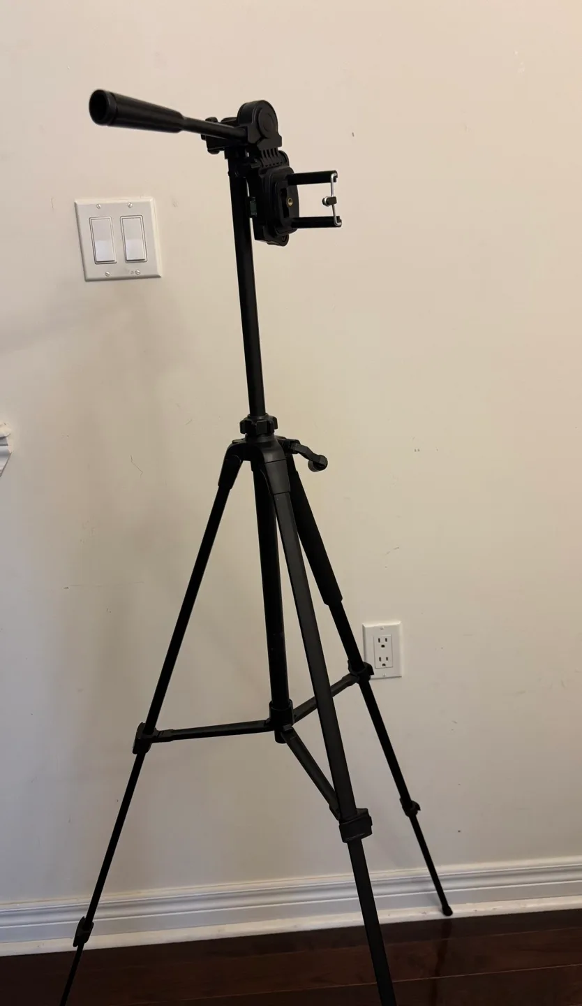 Smartphone Tripod Stand thumbnail