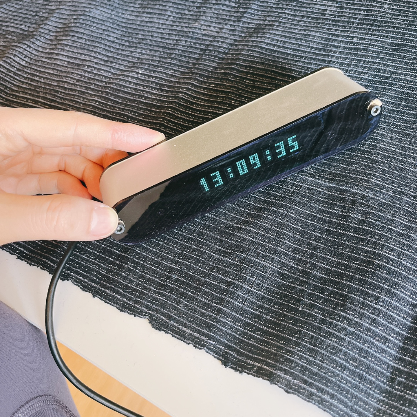 Retro Style Digital Clock - photo 2
