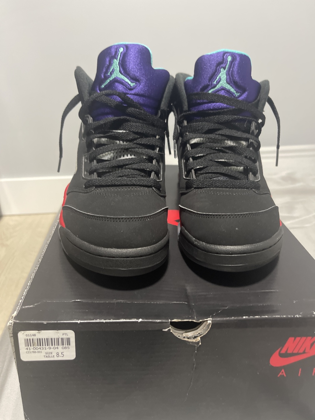 Air Jordan 5 Retro emerald fire red Size 8.5 - photo 2