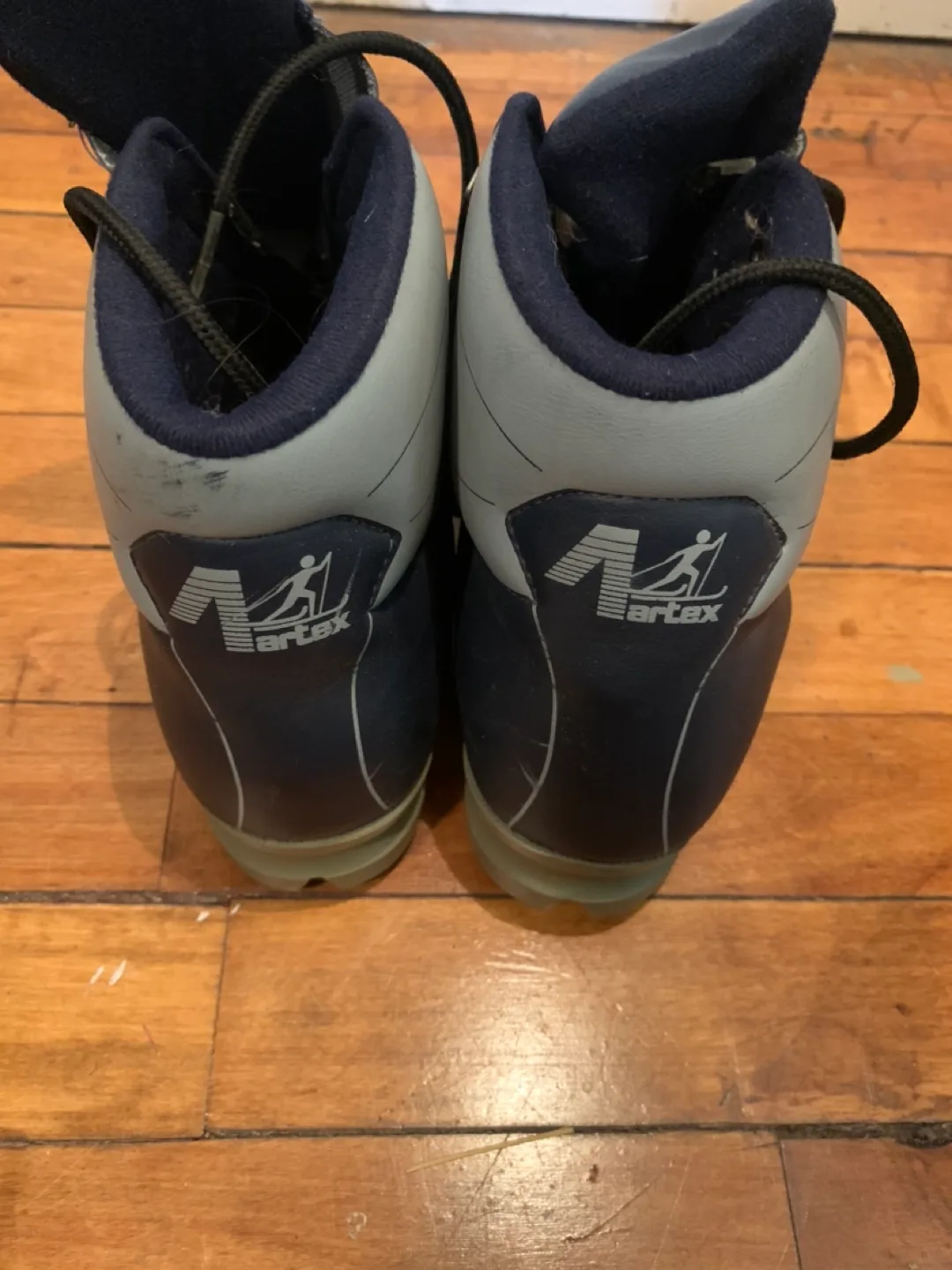 3 pin cross country ski boots size 9 image indicator(2)