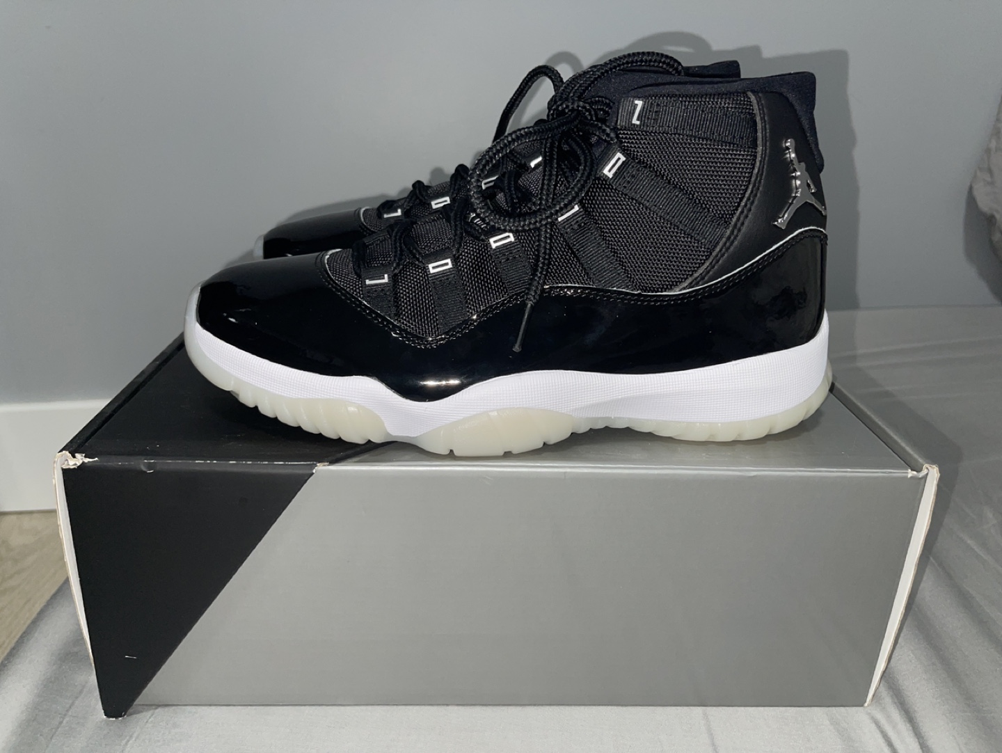 Air Jordan 11 Retro Black/Multi-Color Size 8.5 men’s - photo 2