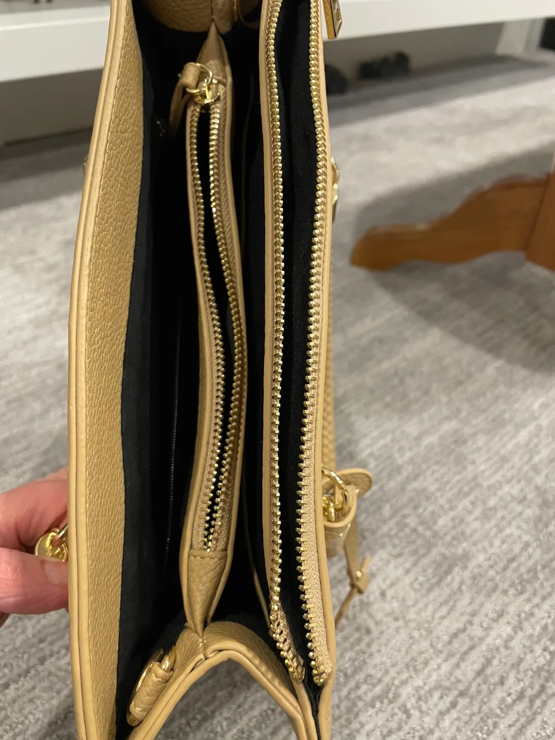 Beige satchel handbag with braided handles image indicator(2)