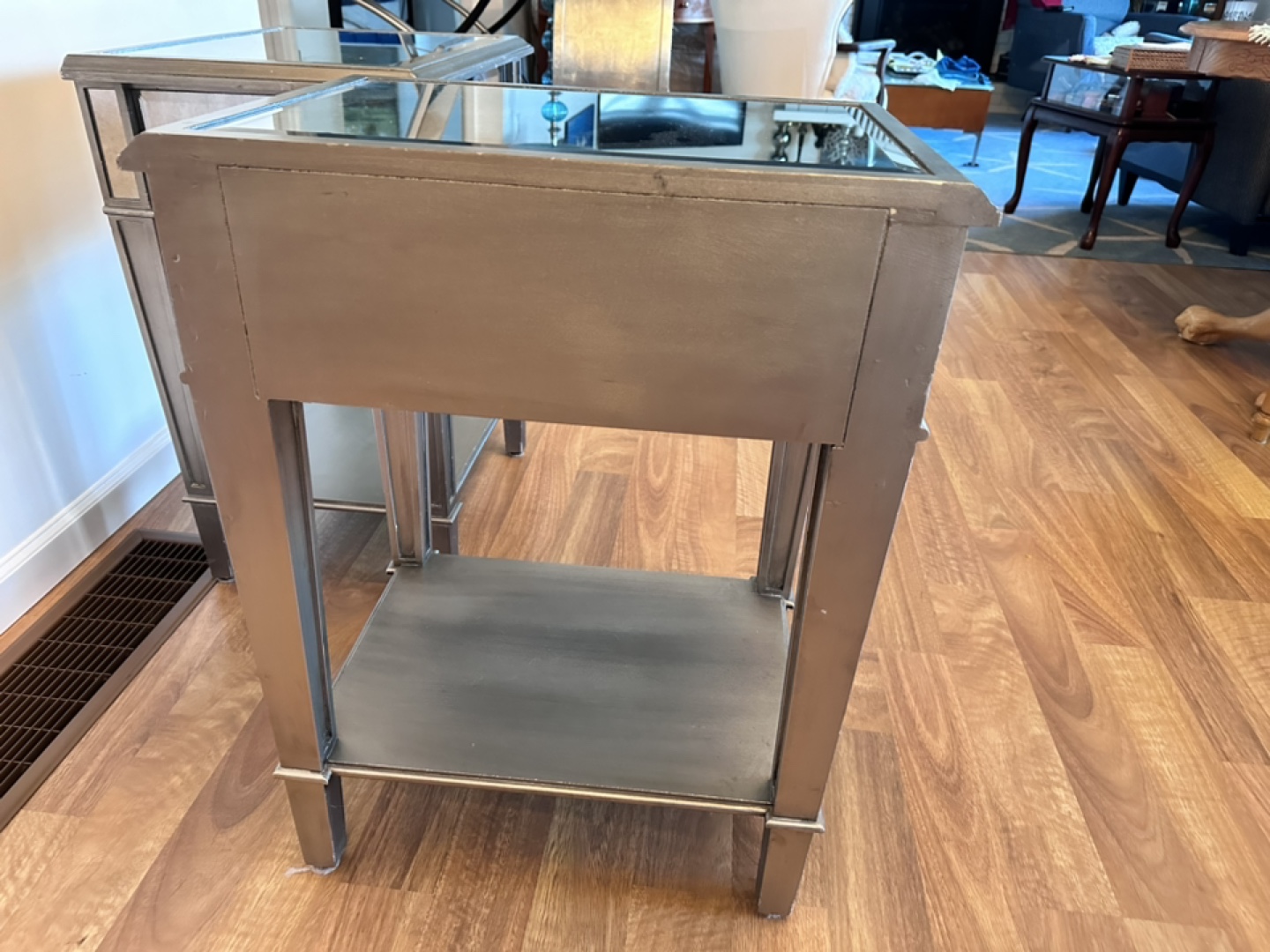 Pair of Mirrored Nightstands - photo 3