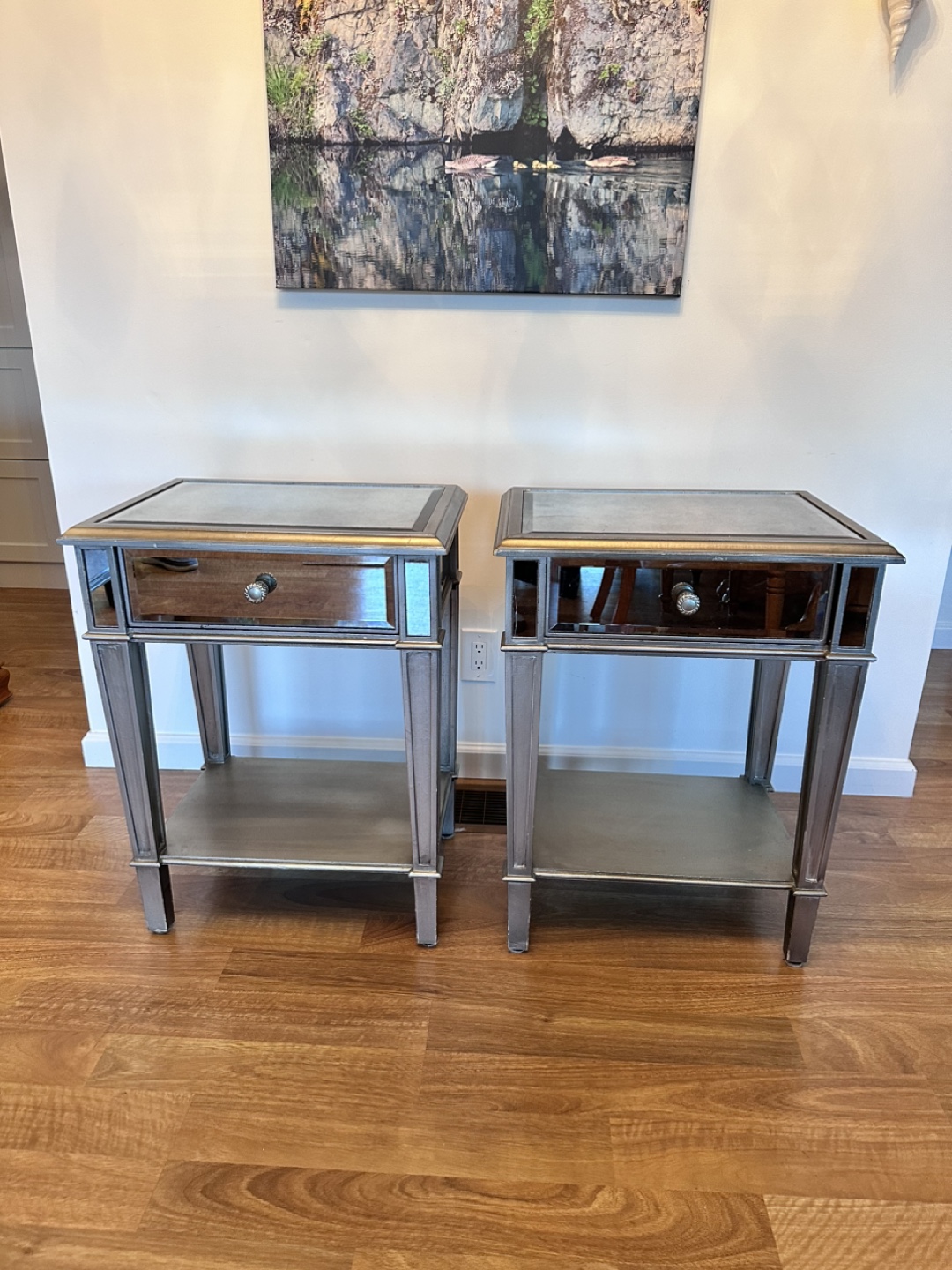 Pair of Mirrored Nightstands - photo 2