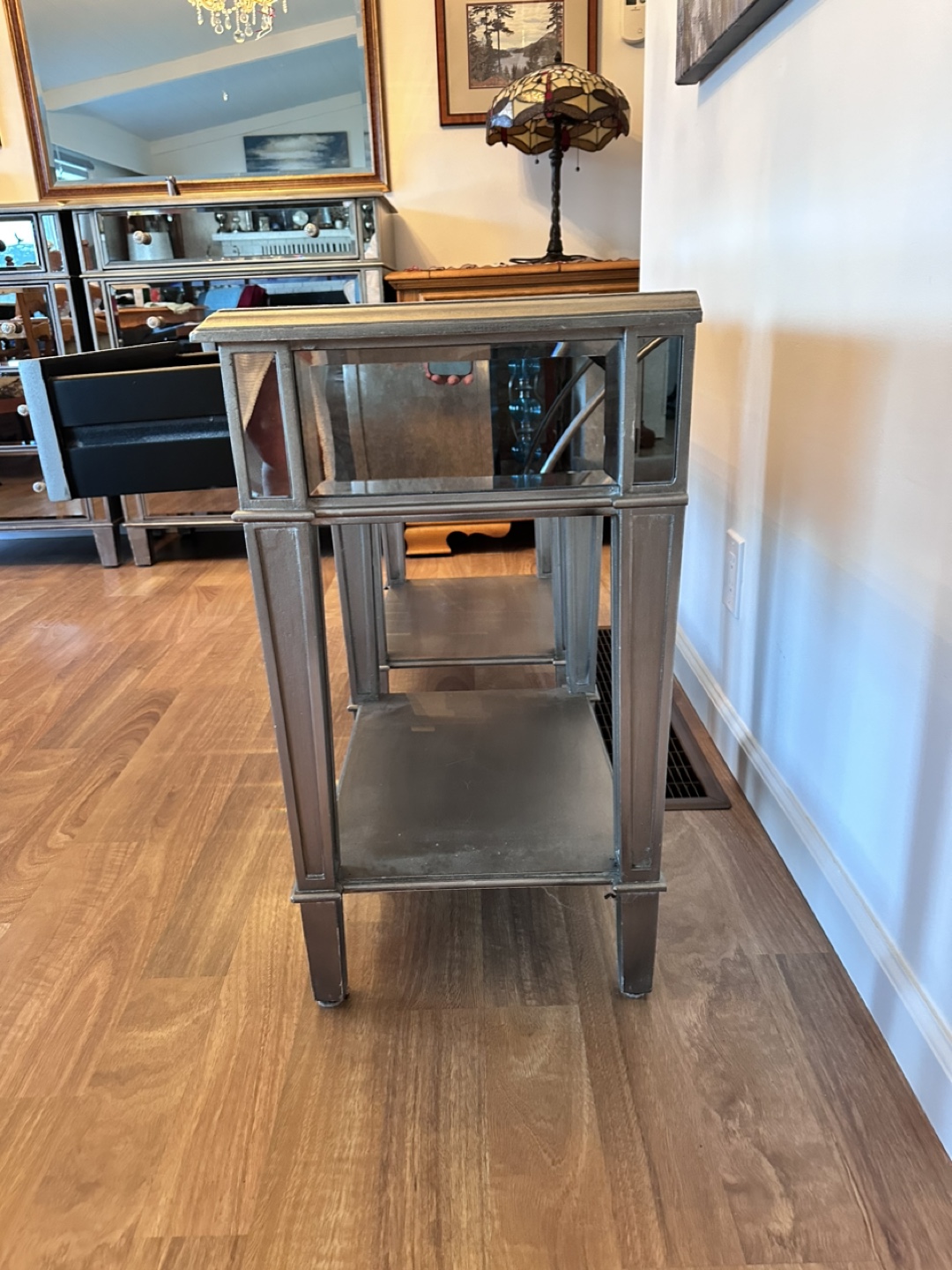 Pair of Mirrored Nightstands - photo 4