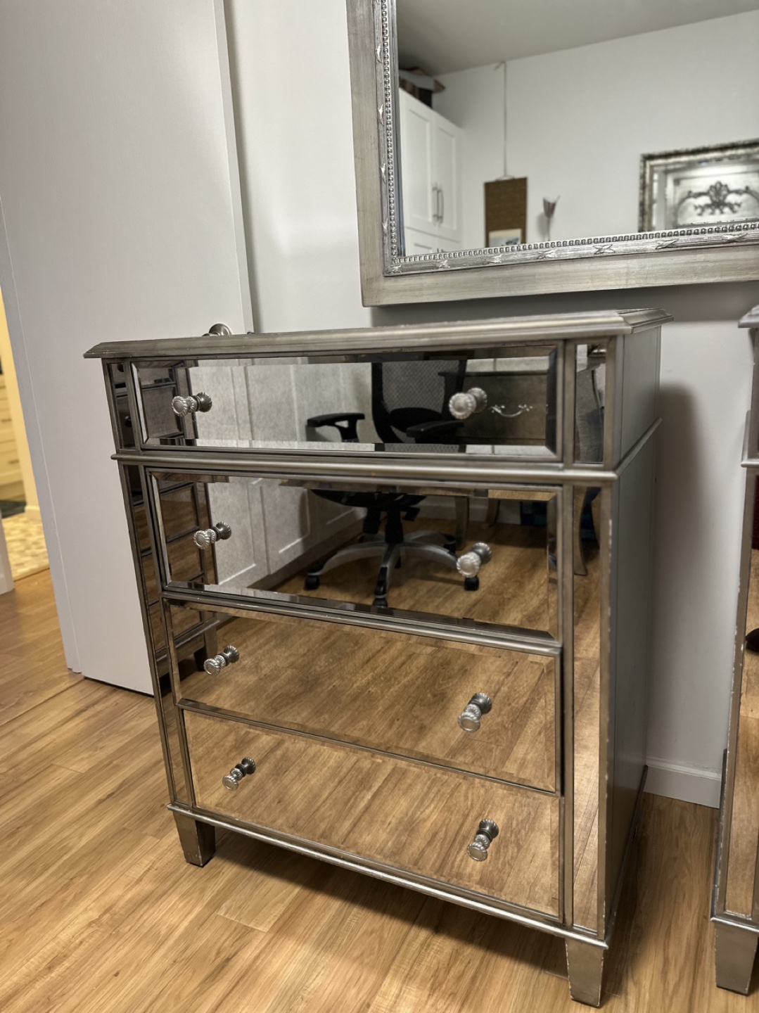 Pair of Mirrored Chests of Drawers - photo 2