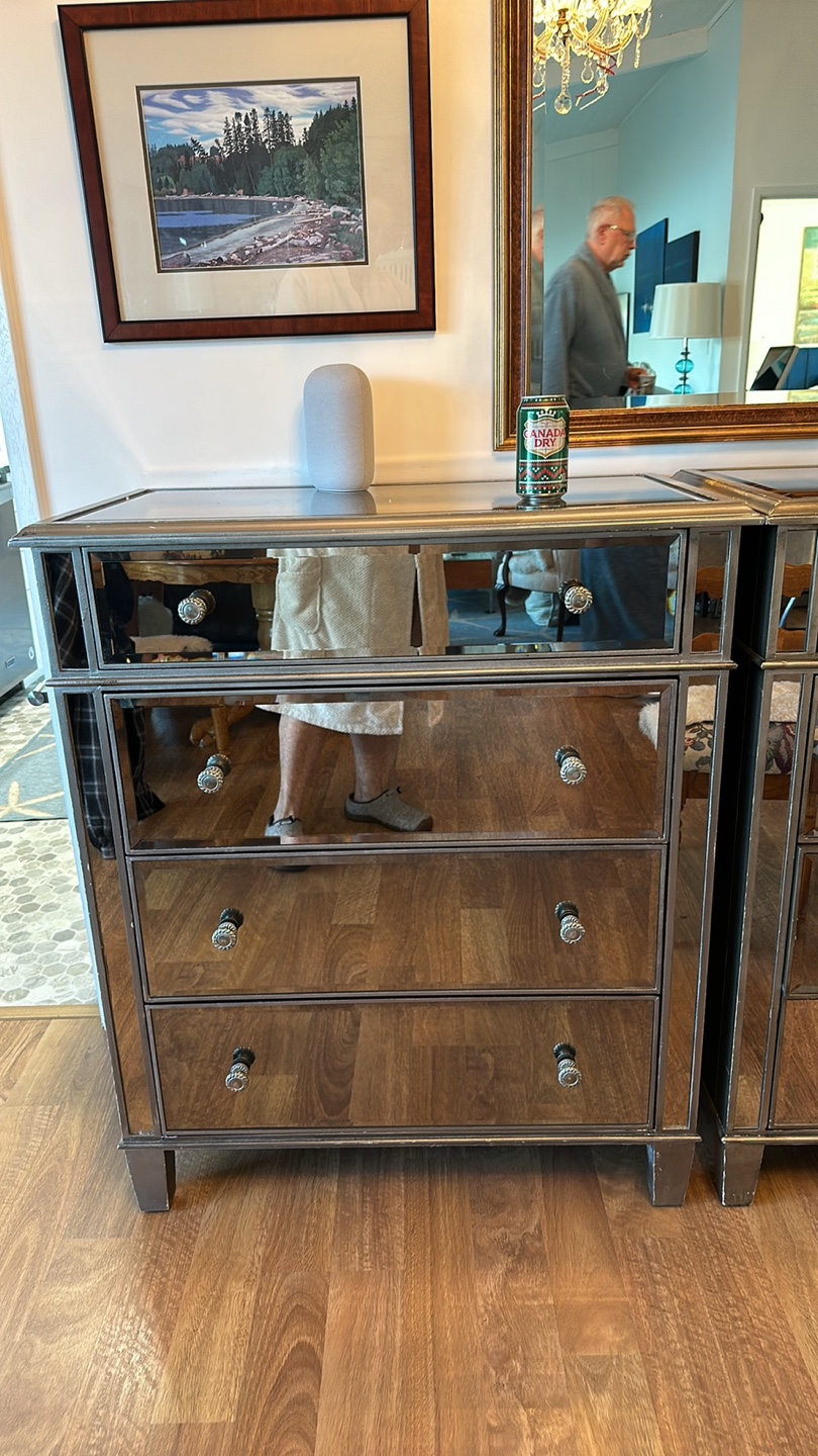 Pair of Mirrored Chests of Drawers - photo 3