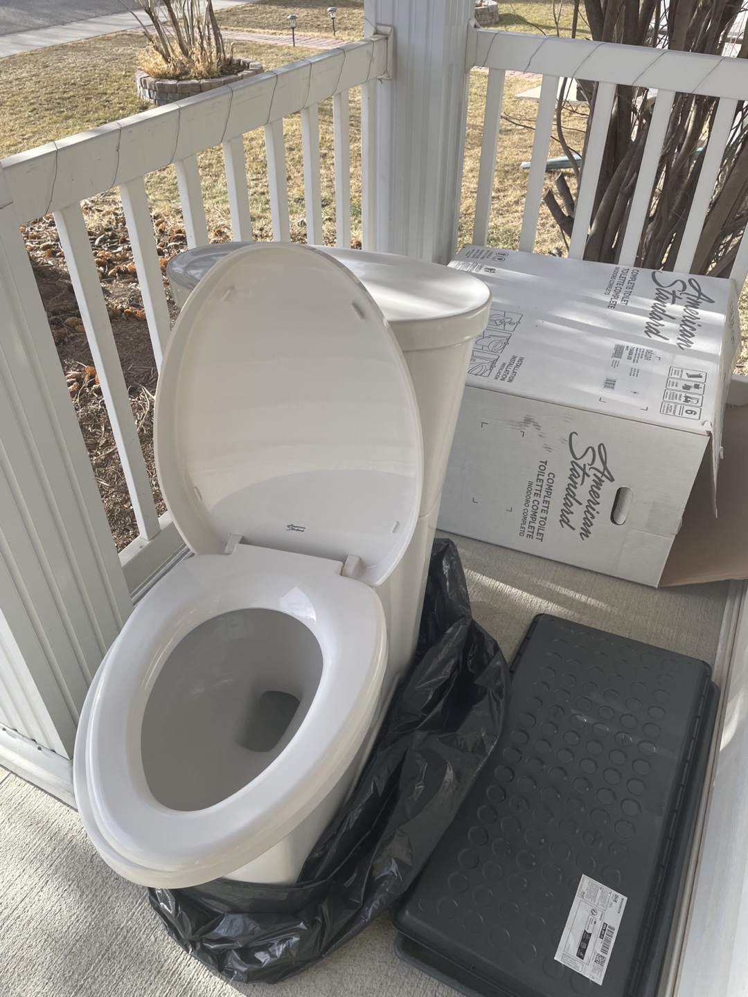 Clean American Standard Two-Piece Toilet - photo 2