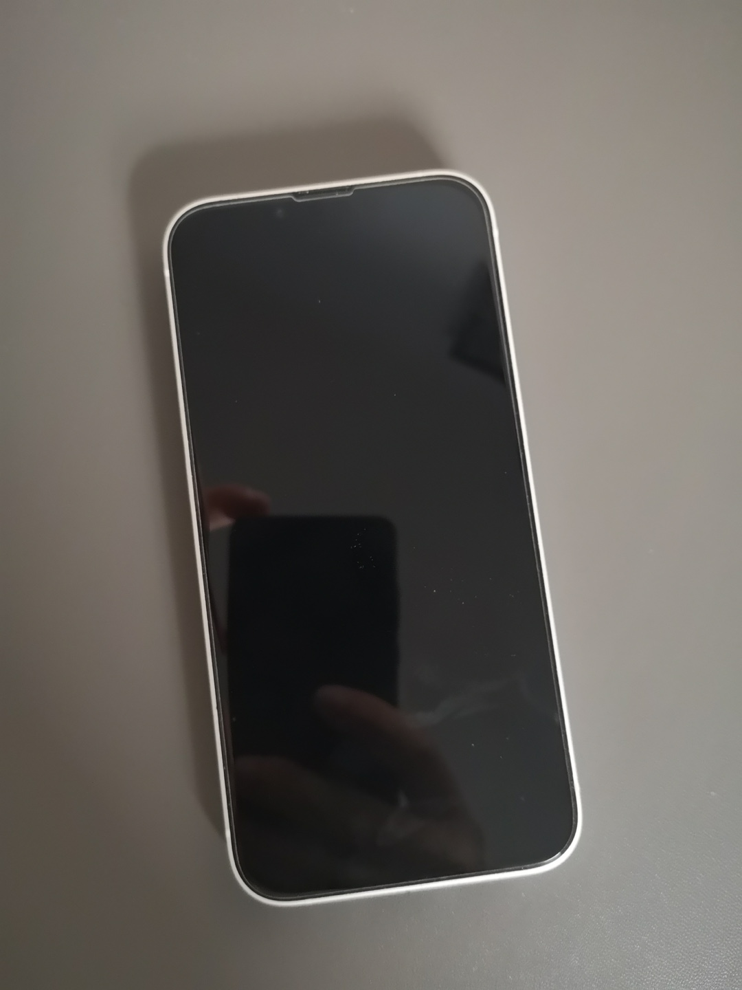 iPhone 14 White with Case