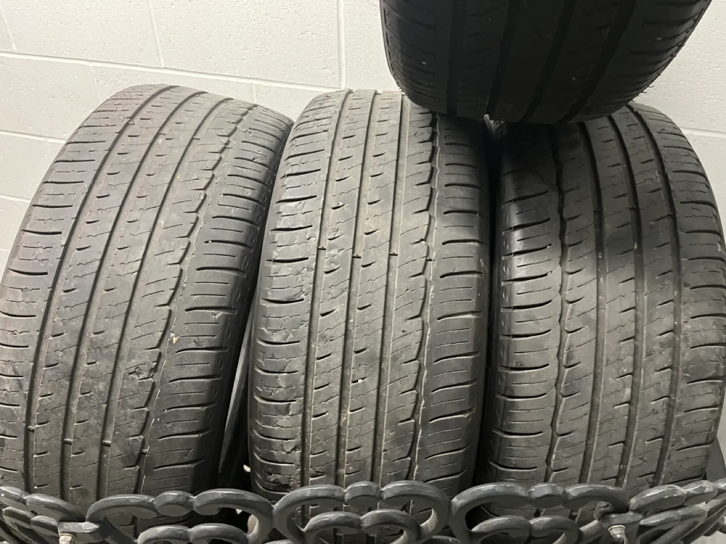 Used 215/50R17 Tire image indicator(3)