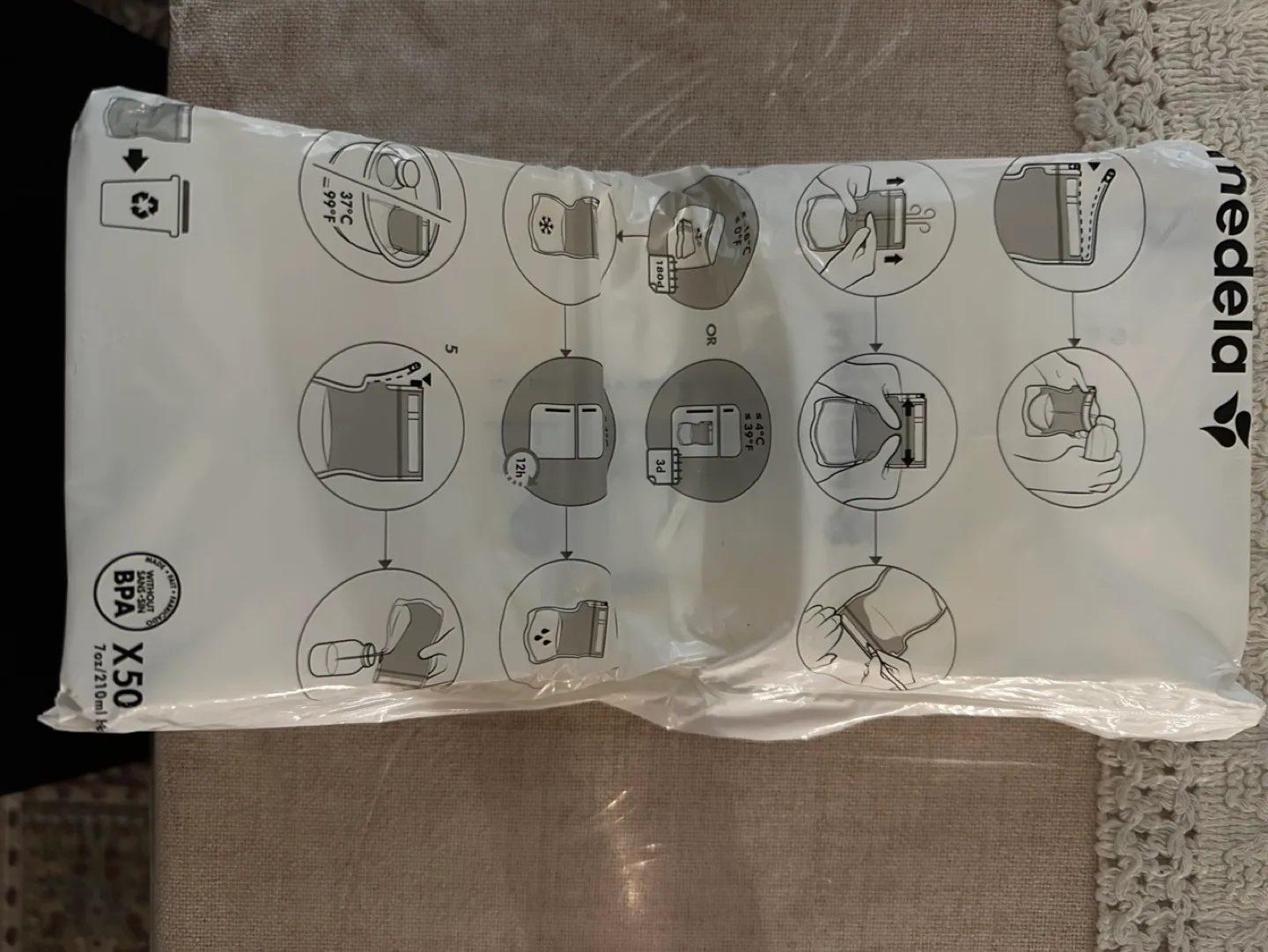 Medela Easy Pour Breast Milk Storage Bag 50 count) image indicator(2)