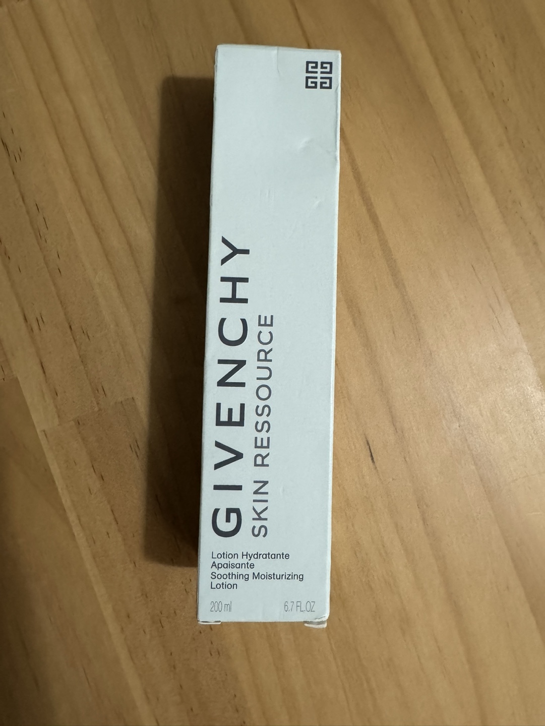 Givenchy Skin Ressource Soothing Moisturizing Lotion