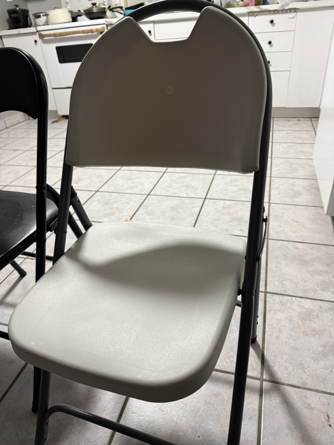Pair of Folding Chairs - Black and Off-White - photo 3