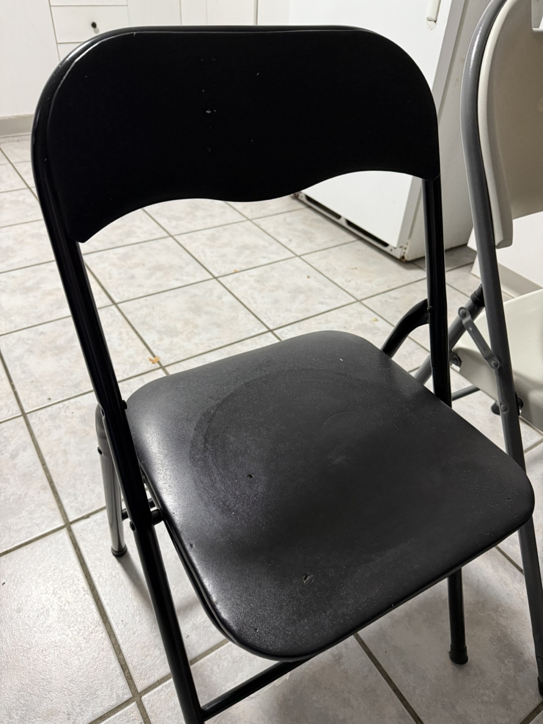 Pair of Folding Chairs - Black and Off-White - photo 2