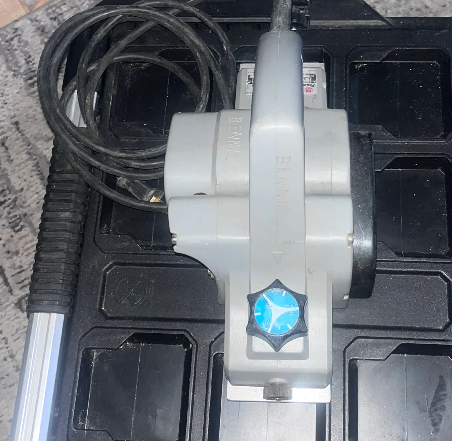 Makita 1901 Power Planer image indicator(3)