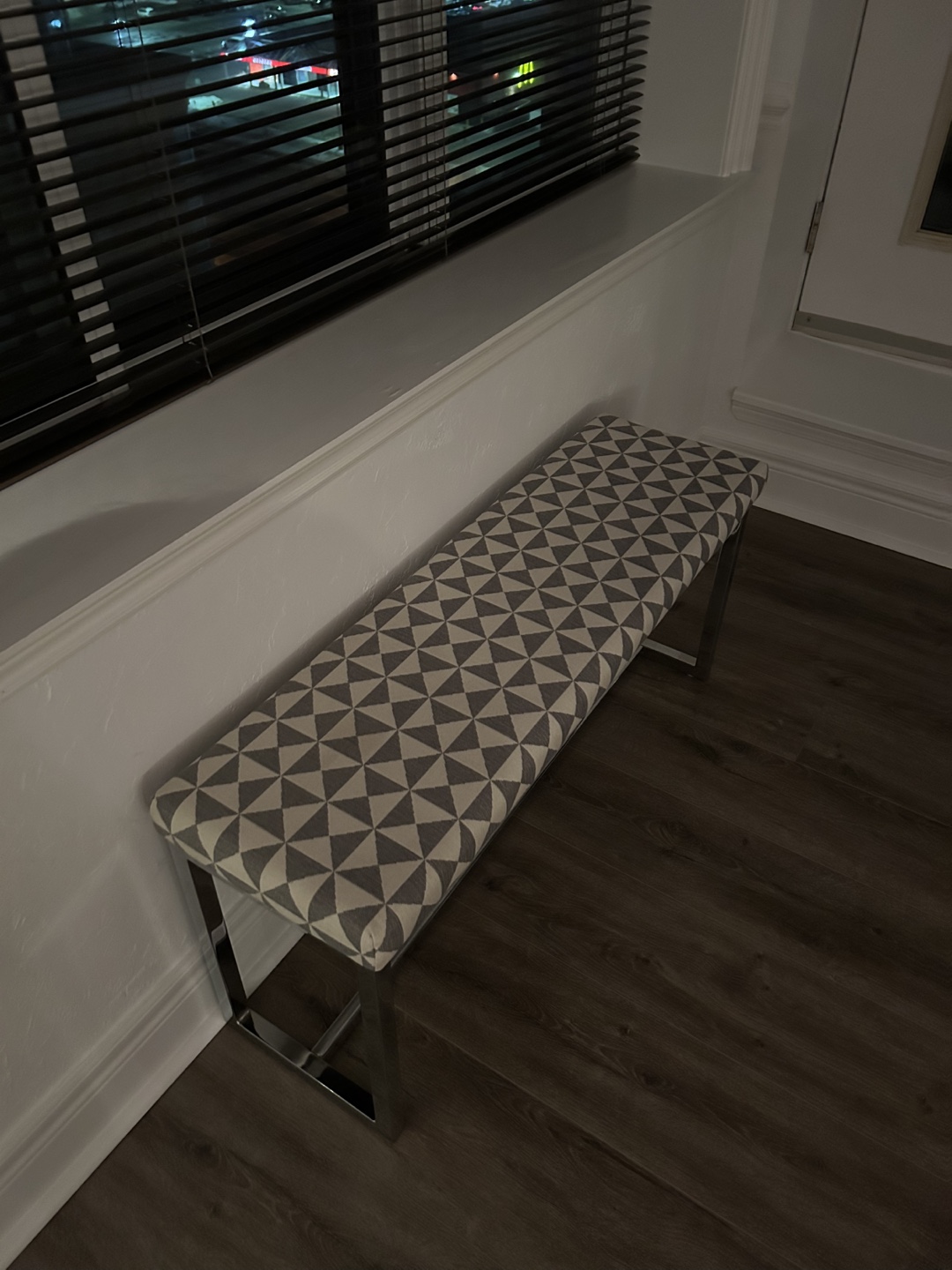 2 Grey/Beige Thin Decorative Benches - Gorgeous - photo 5