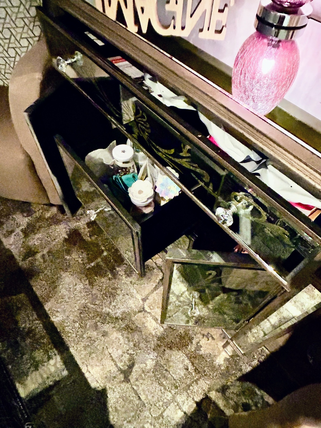 Glass Tall Table With Drawers & Etched Designs - photo 4