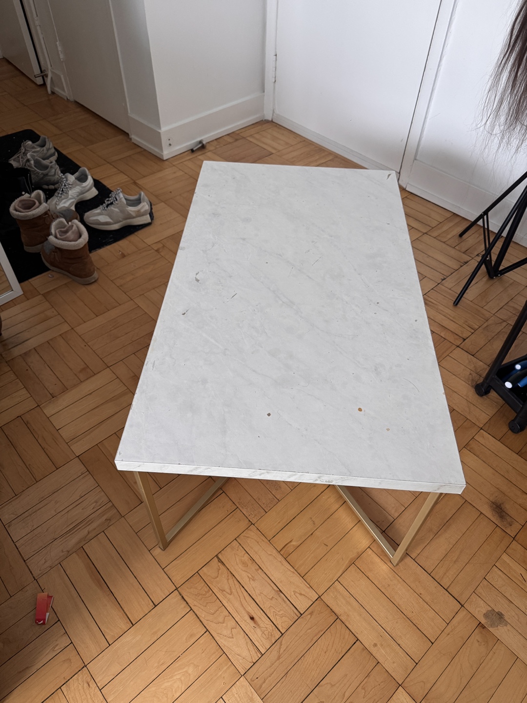 White Marble Coffee Table with Gold Legs - photo 2