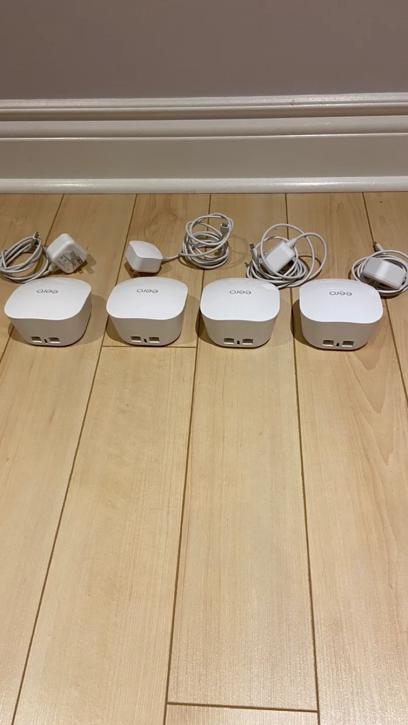 Eero Mesh Wifi Router /Extender (4-pack) image indicator(2)