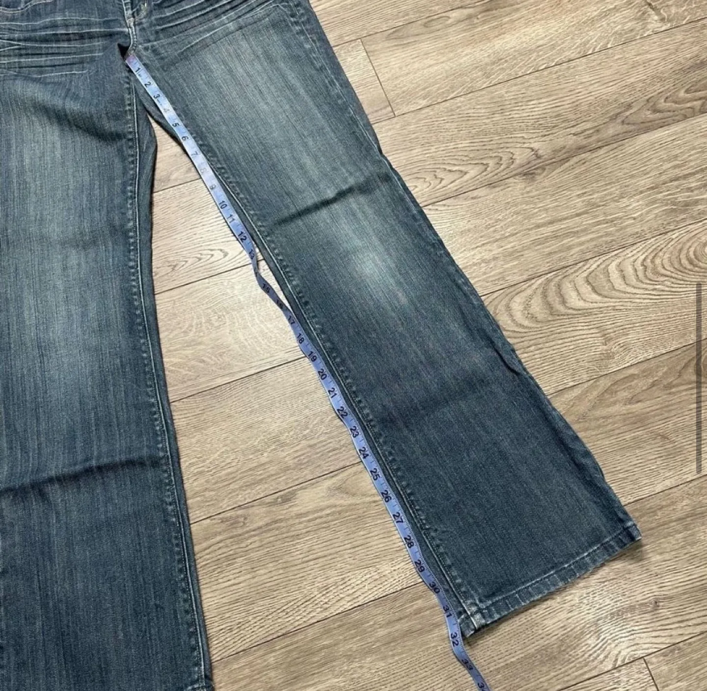 Y2K low rise bootcut jeans image indicator(7)
